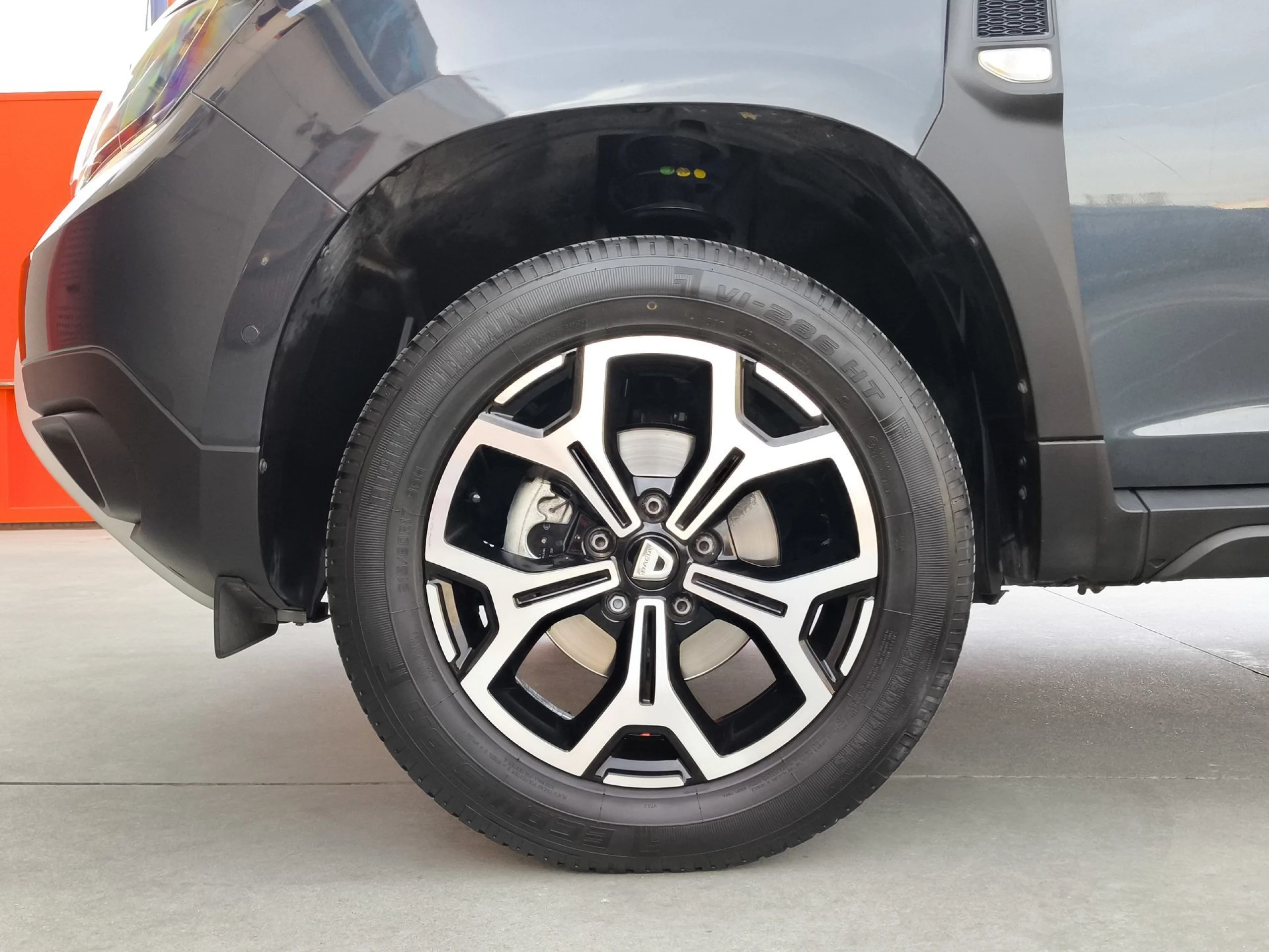Dacia Duster TCE ECO-G Prestige 4X2 74 kW (100 CV) - Foto 7