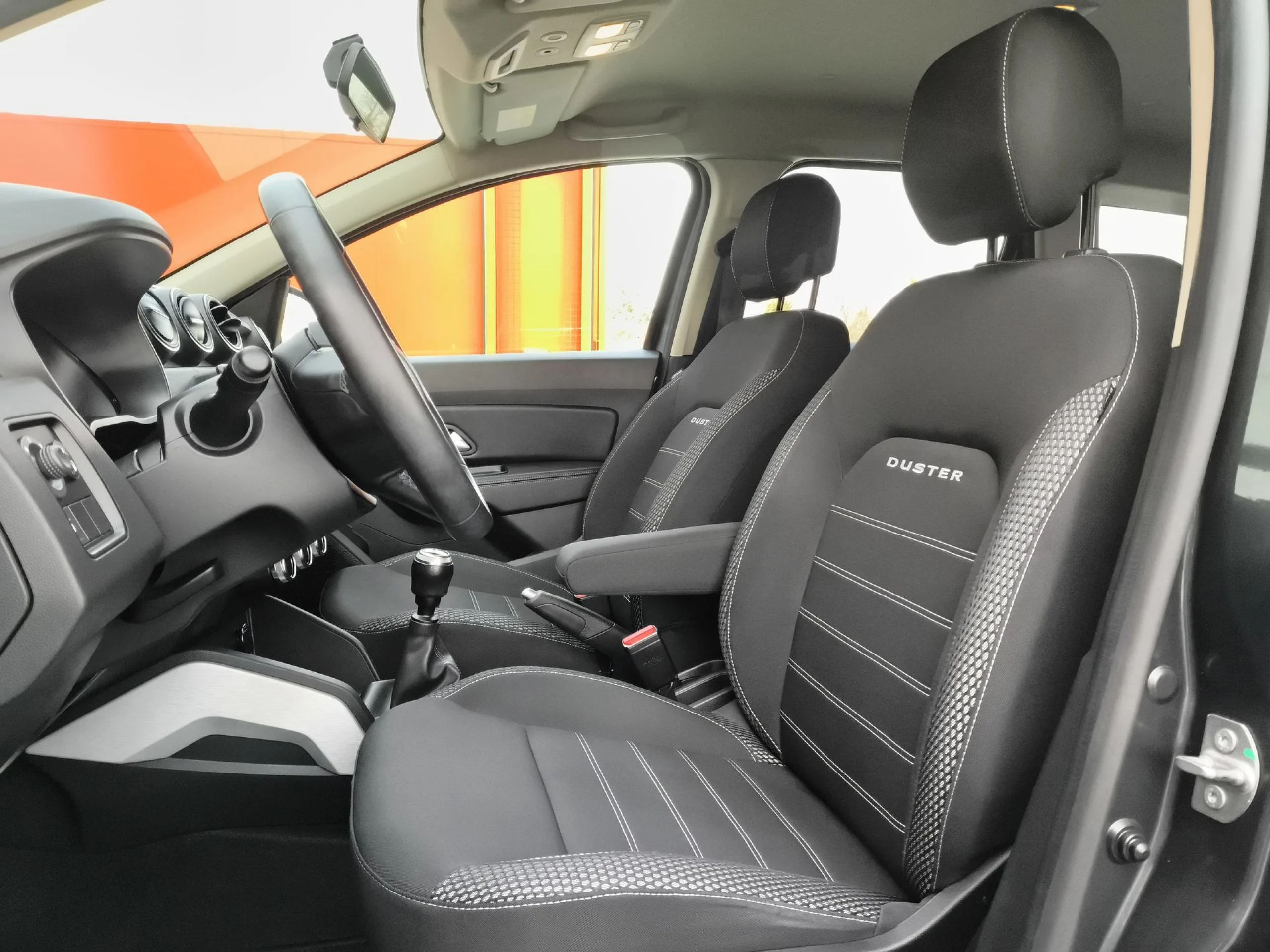 Dacia Duster TCE ECO-G Prestige 4X2 74 kW (100 CV) - Foto 8