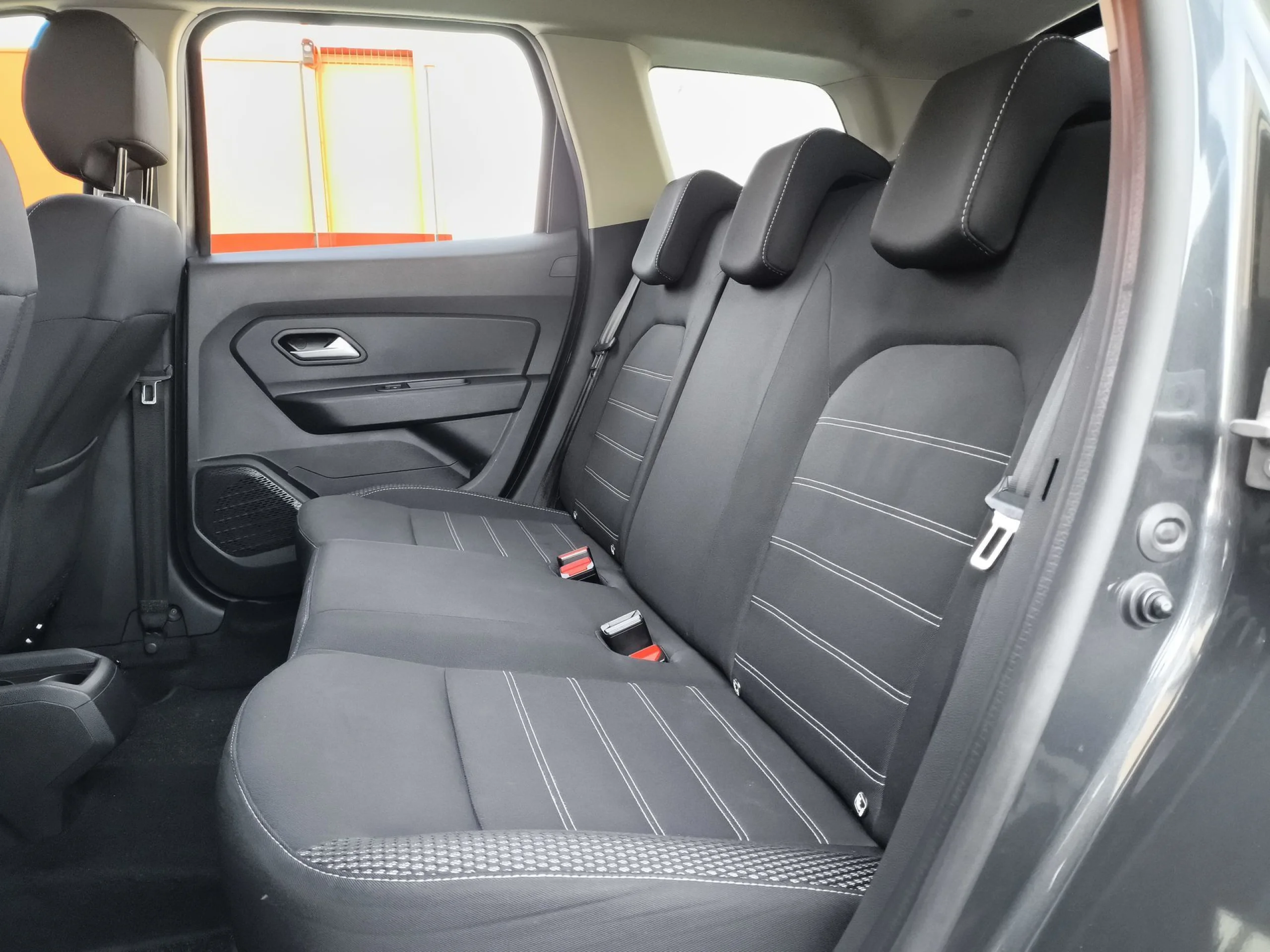 Dacia Duster TCE ECO-G Prestige 4X2 74 kW (100 CV) - Foto 19