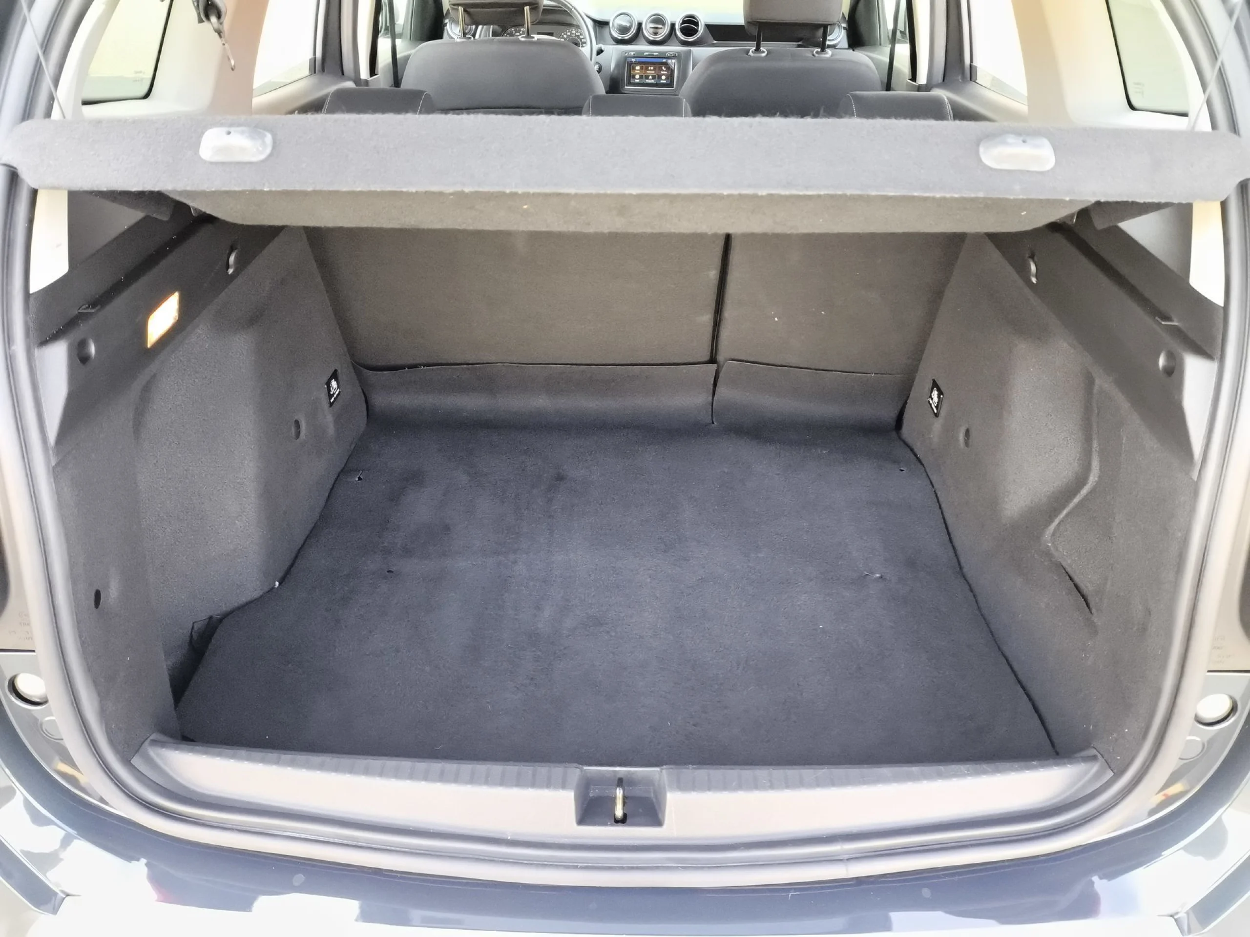 Dacia Duster TCE ECO-G Prestige 4X2 74 kW (100 CV) - Foto 20