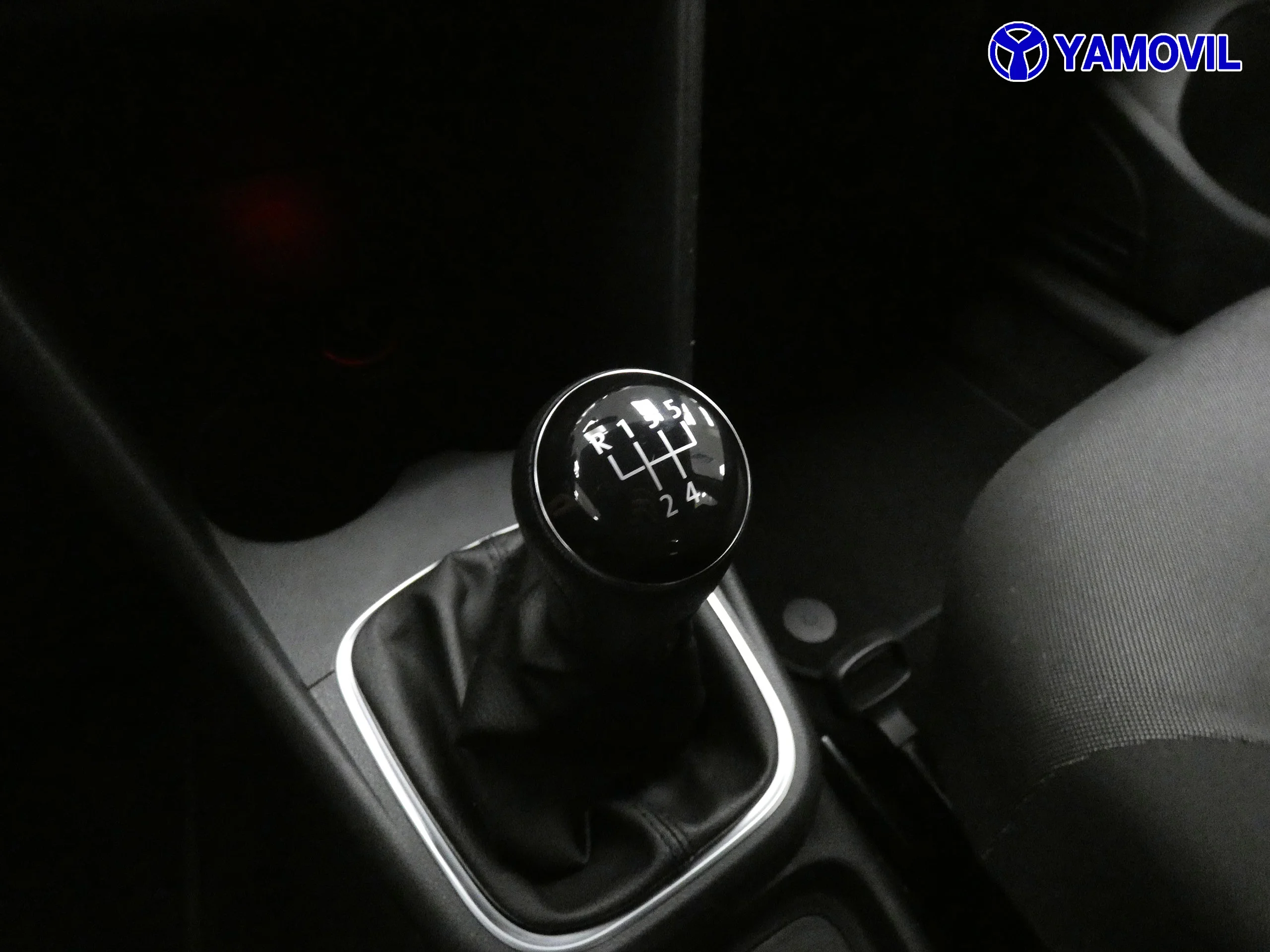 Volkswagen Polo 1.4 TDI ADVANCE BMT 5P - Foto 24