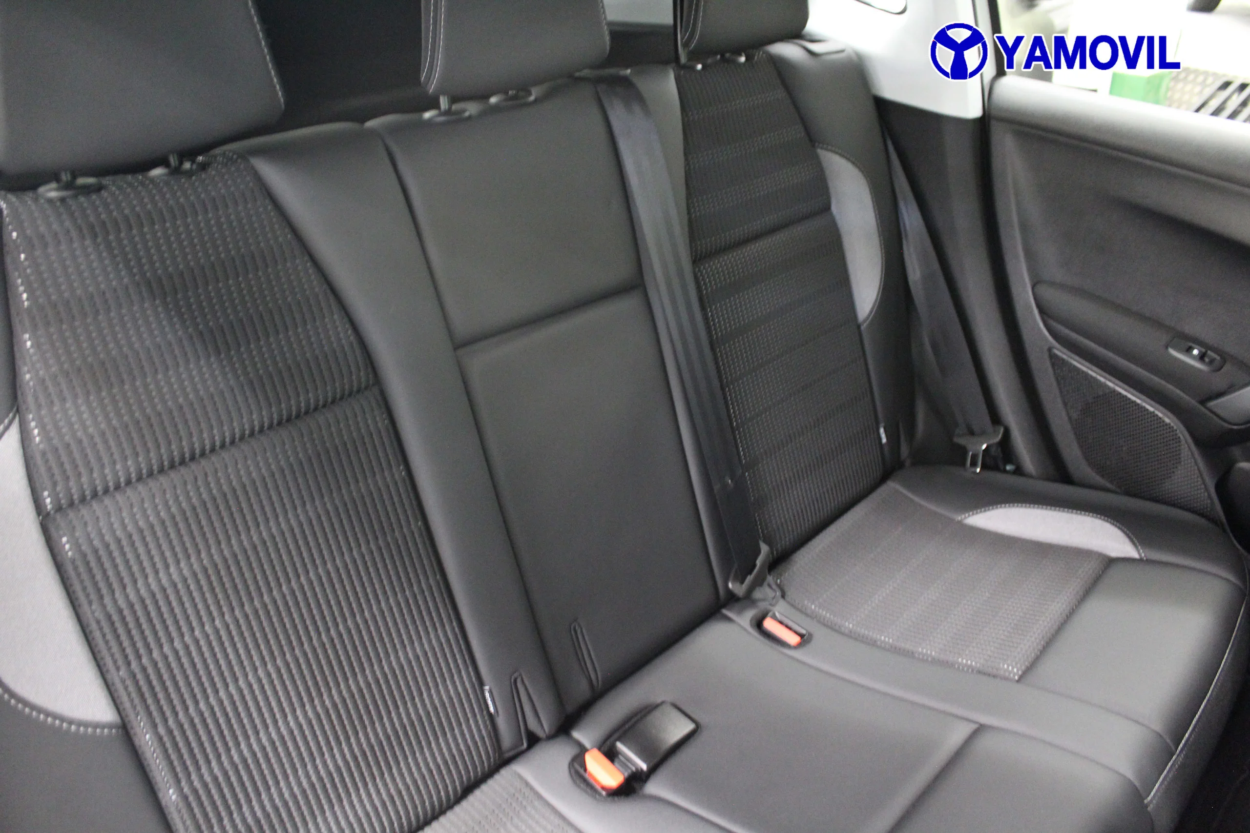 Peugeot 2008 SUV PEUGEOT 2008 1.2 PURETECH 110CV ALLURE 5P. - Foto 16