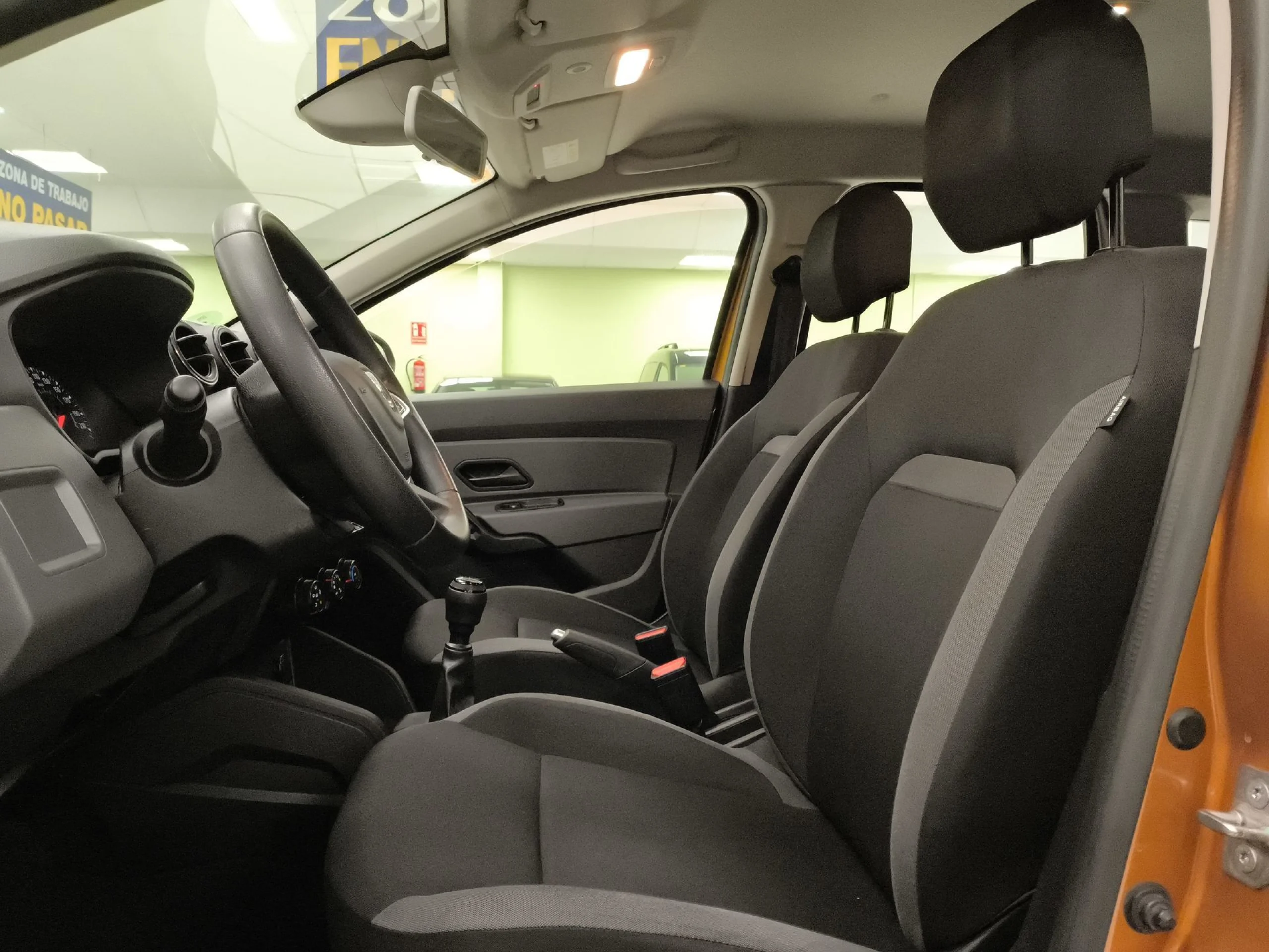 Dacia Duster Essential 1.6 84 kW (115 CV) 4X2 - Foto 8