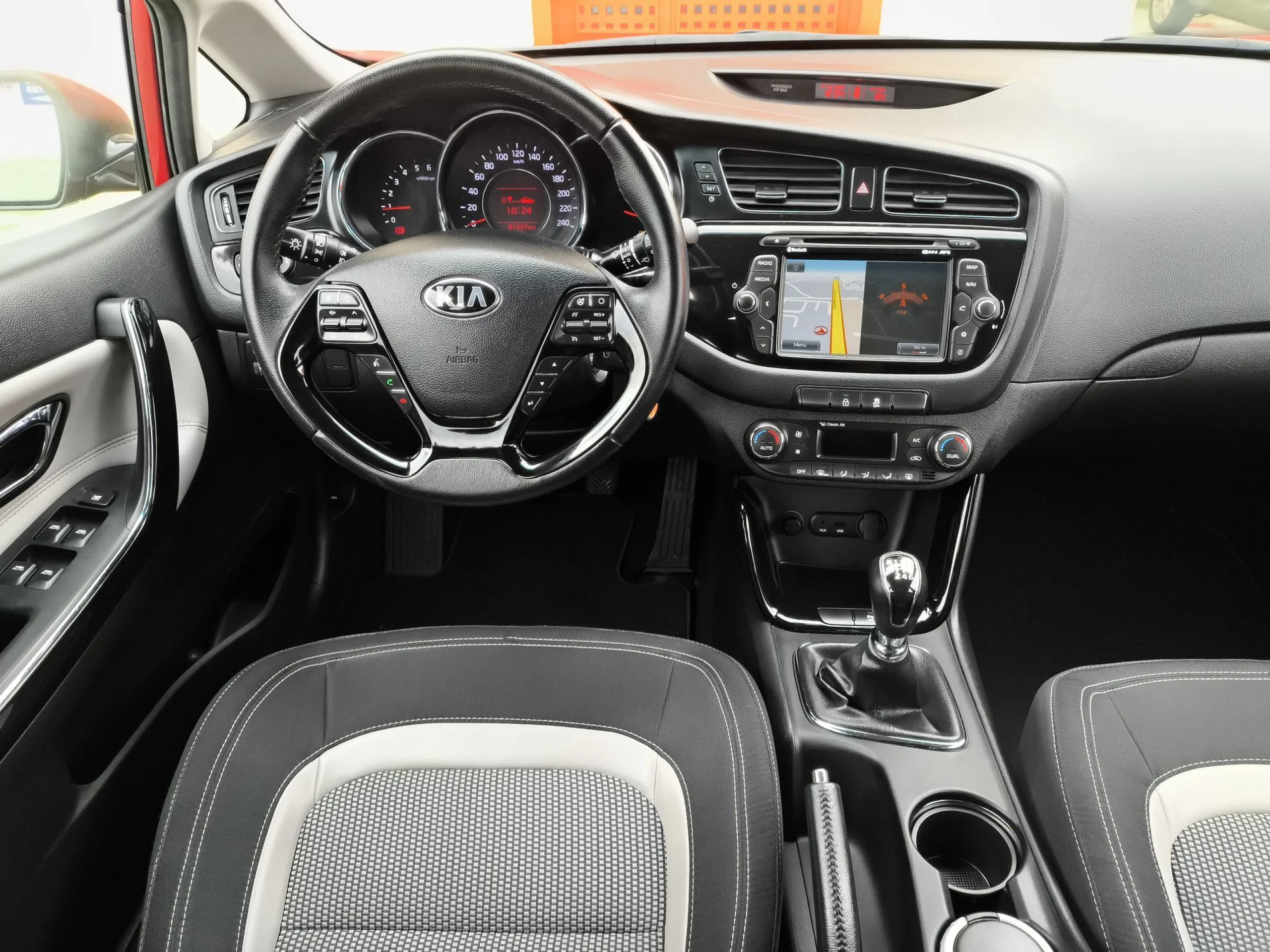 Kia Ceed 1.6 CRDi VGT Maracaná 94 kW (128 CV) - Foto 18