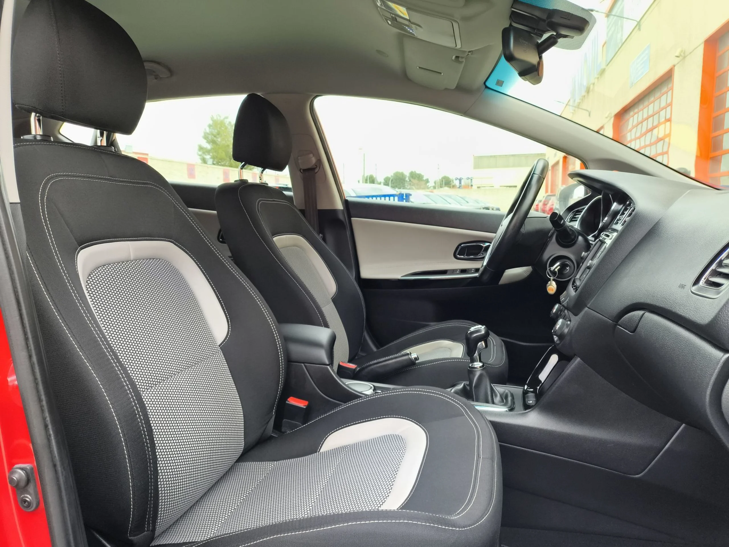 Kia Ceed 1.6 CRDi VGT Maracaná 94 kW (128 CV) - Foto 21