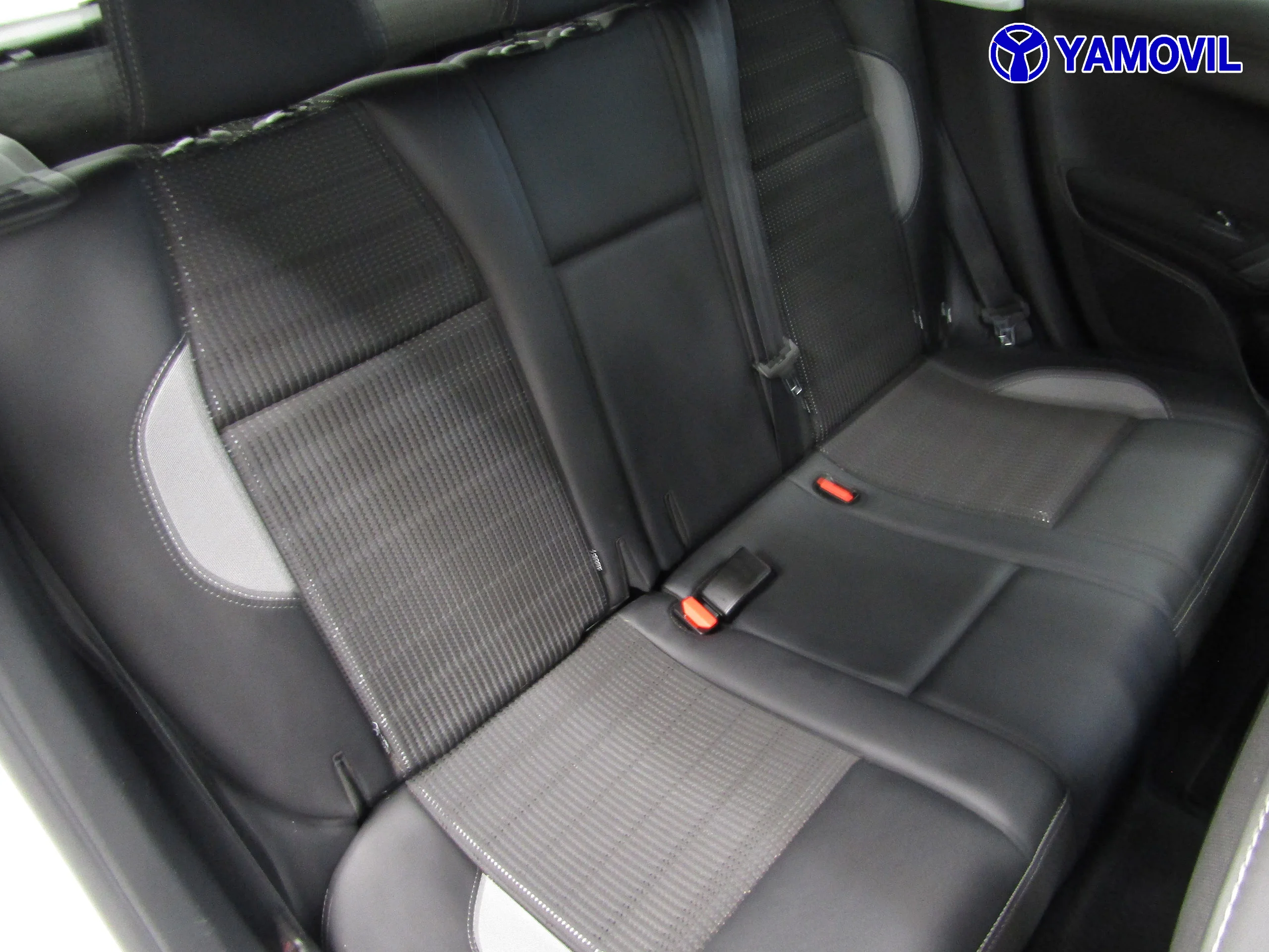 Peugeot 2008 1.2 PURETECH ALLURE 5P - Foto 16