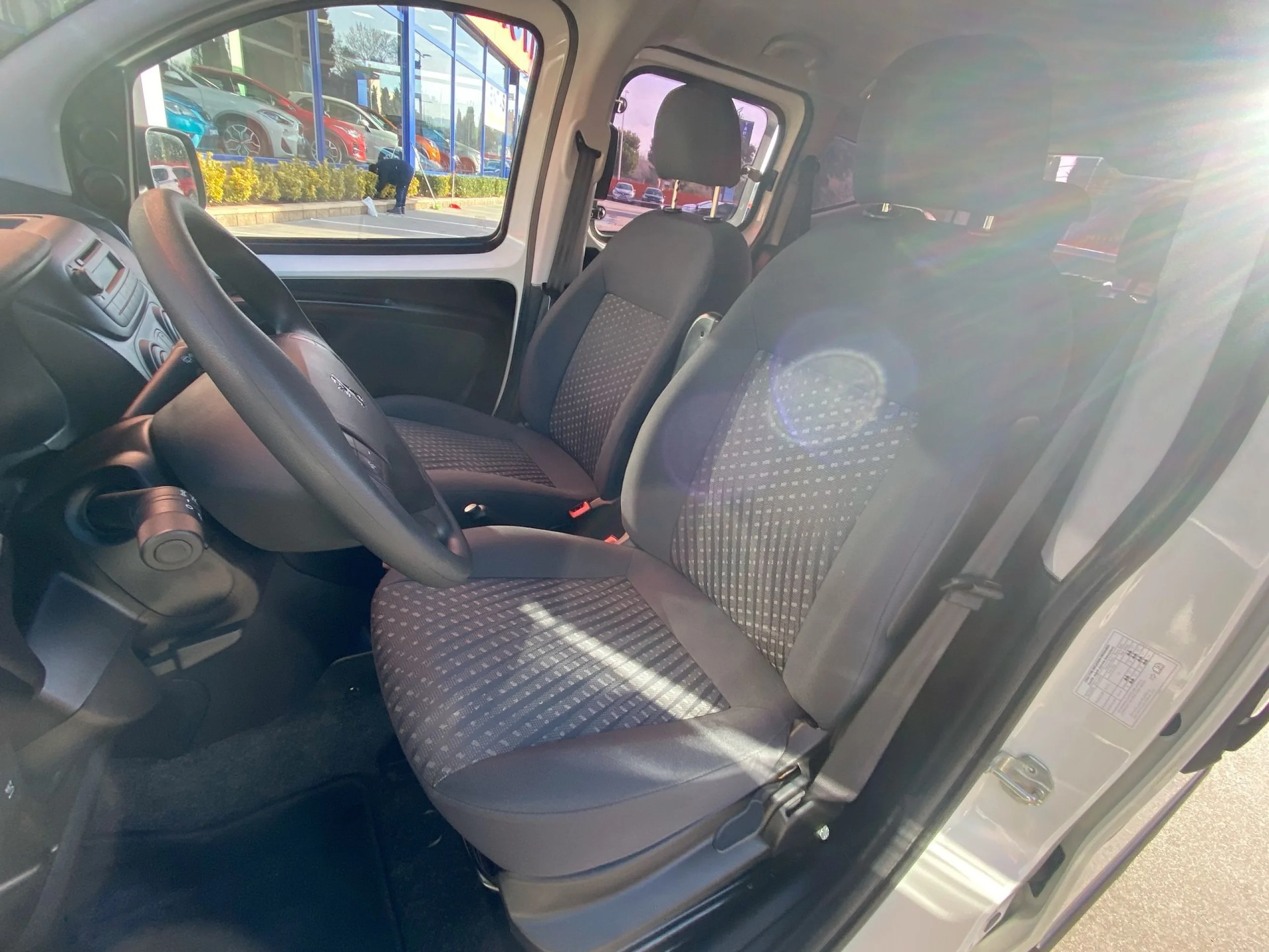 Peugeot Bipper tepee Combi 1.3 HDI Active 59 kW (80 CV) - Foto 8