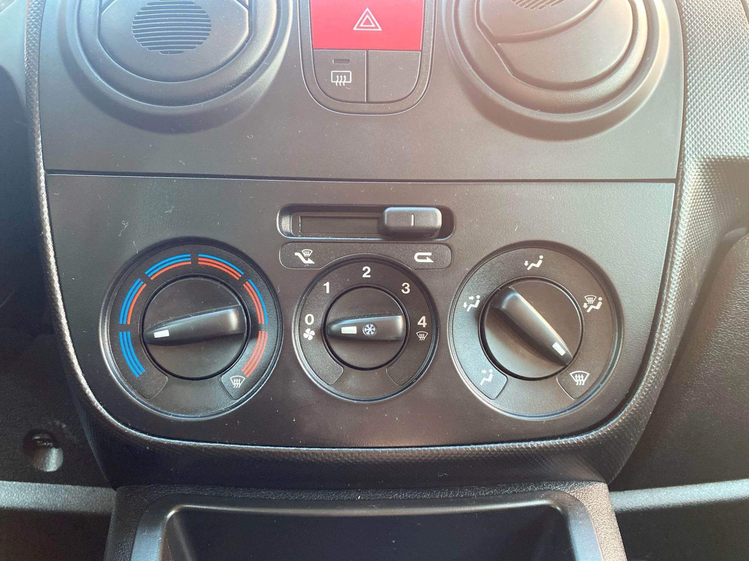 Peugeot Bipper tepee Combi 1.3 HDI Active 59 kW (80 CV) - Foto 14