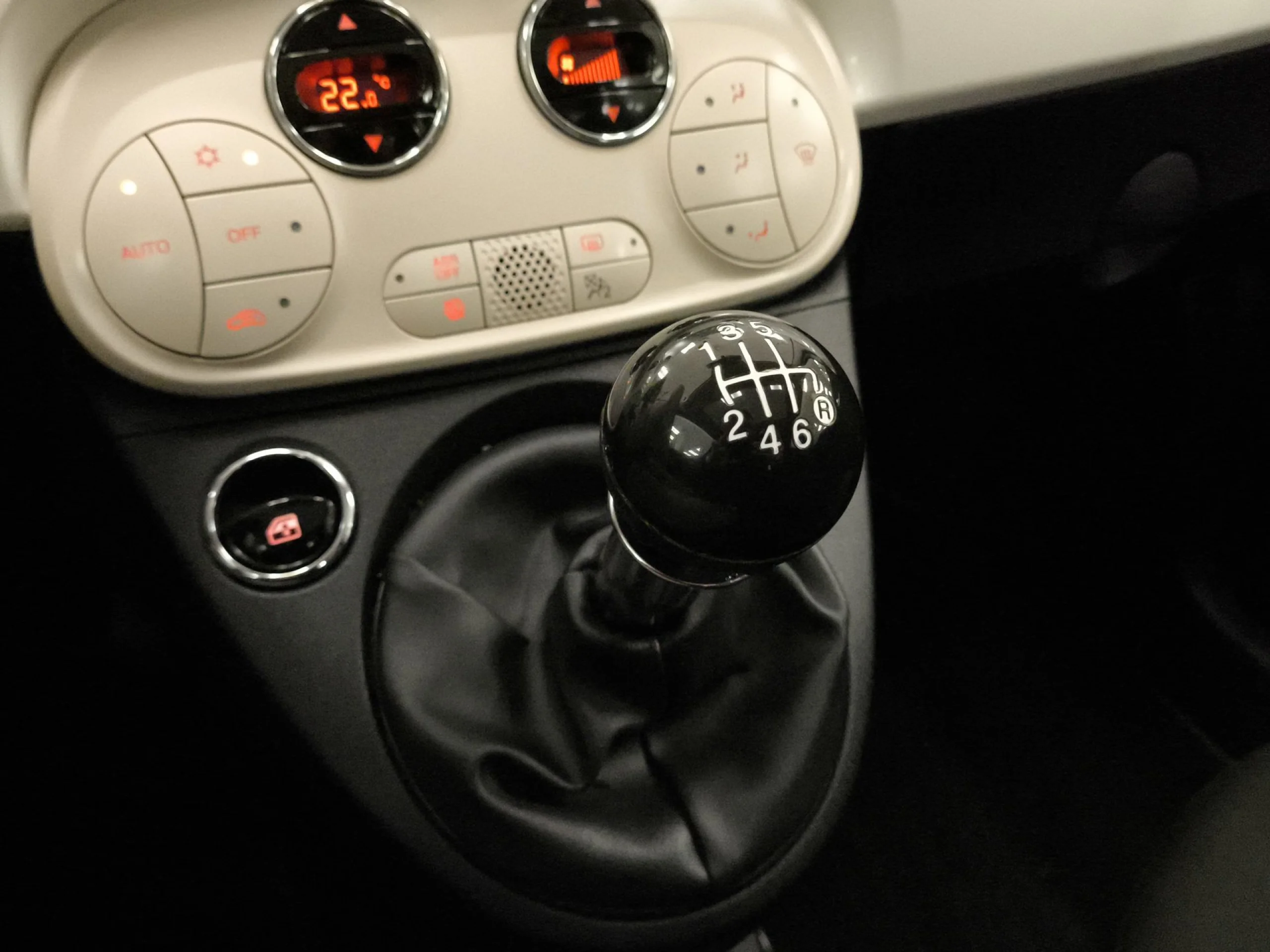 Fiat 500 1.0 Hybrid Dolcevita 51 kW (70 CV) - Foto 17