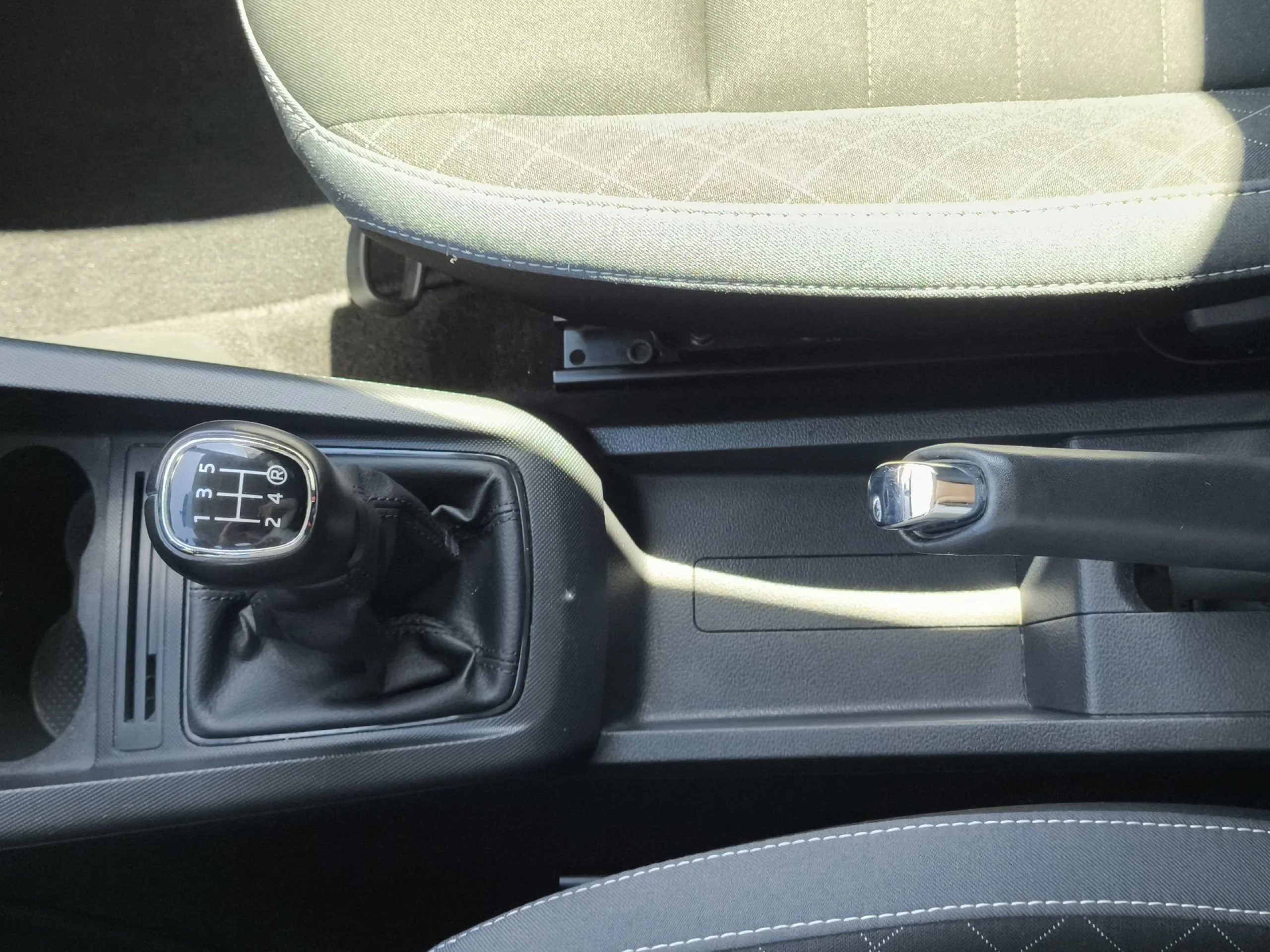 Skoda Fabia 1.0 MPI Like 55 kW (75 CV) - Foto 16