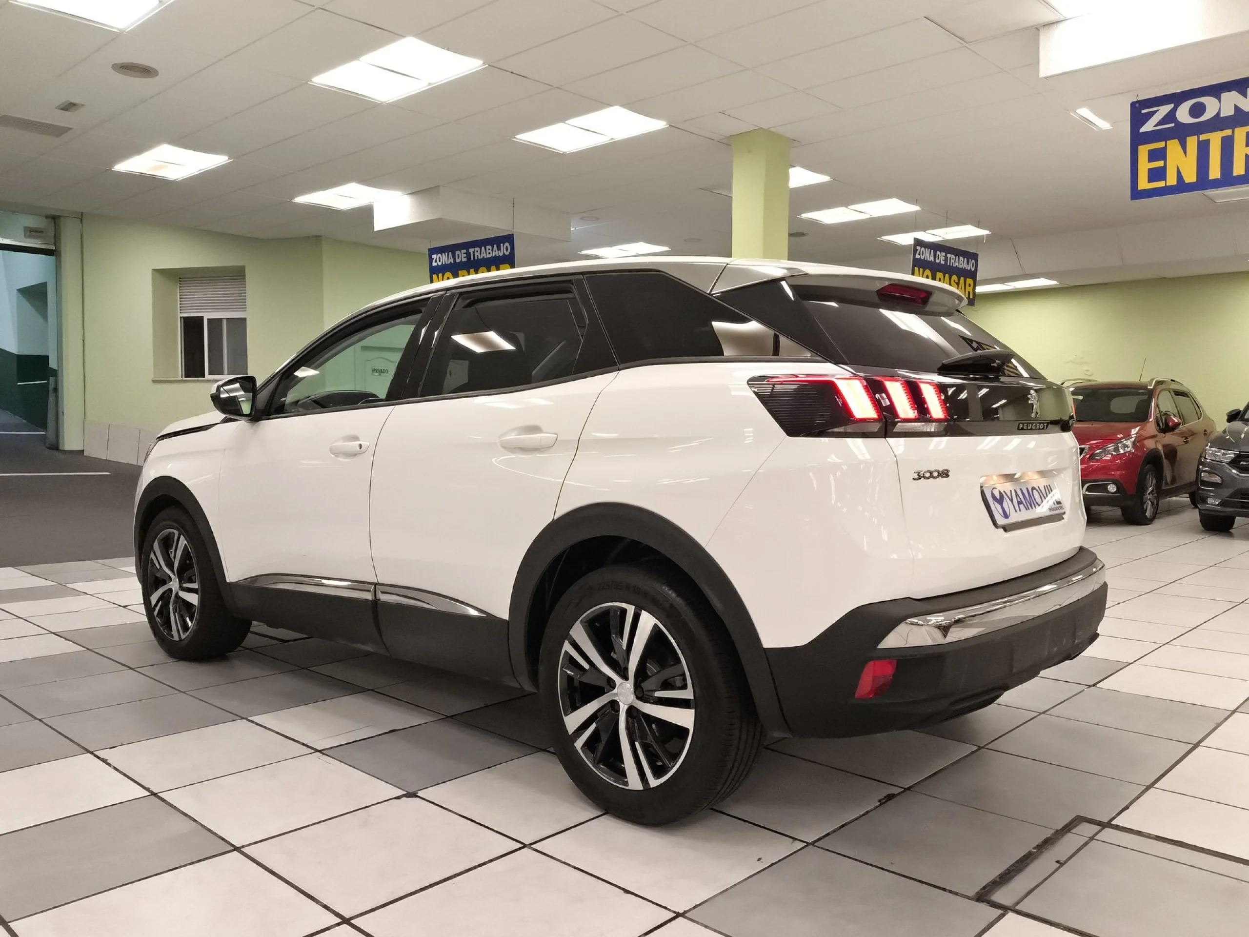 Peugeot 3008 PureTech 130 SANDS Allure 96 kW (130 CV) - Foto 5