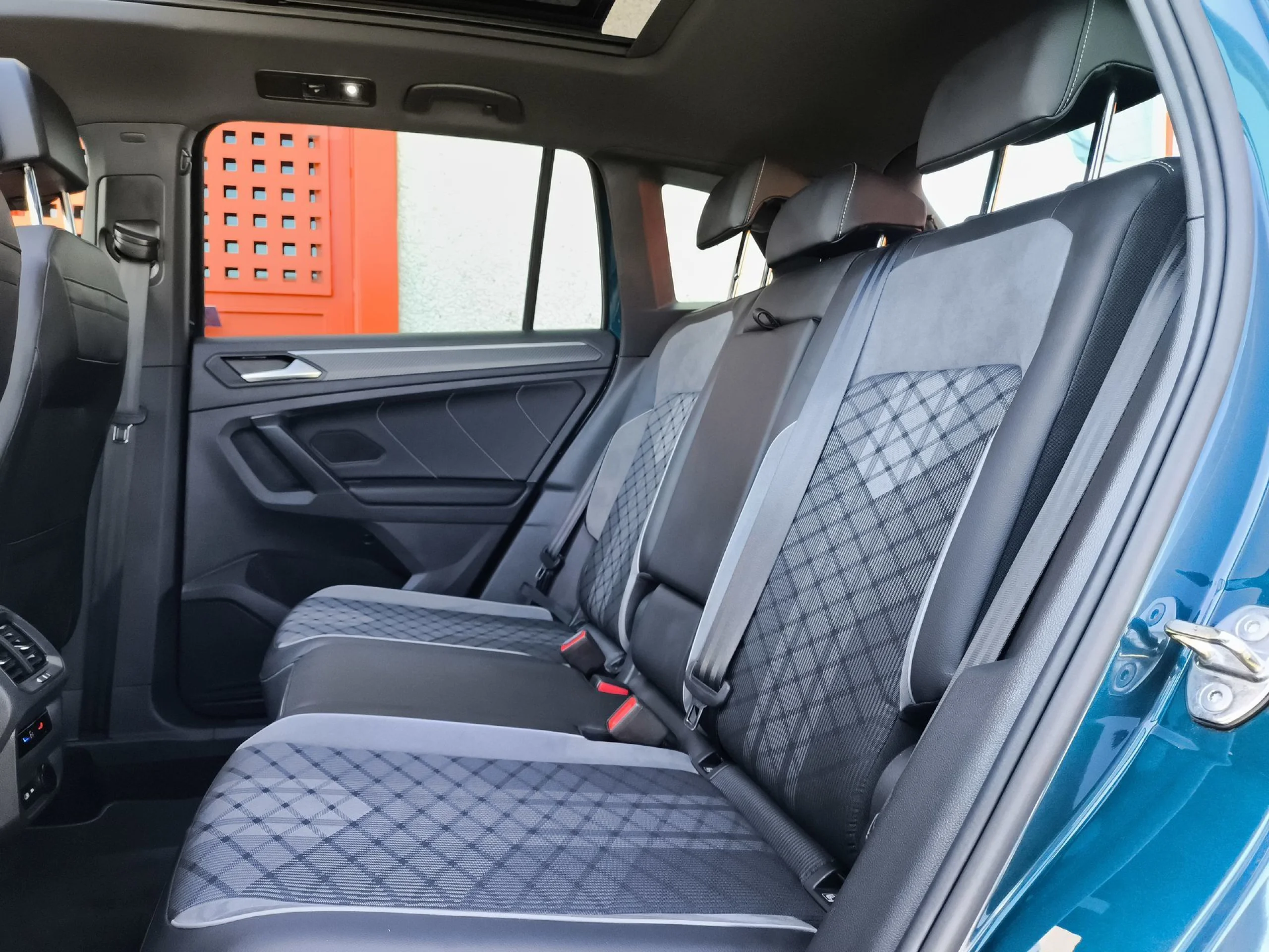 Volkswagen Tiguan R-Line 1.4 TSI eHybrid 180 kW (245 CV) DSG - Foto 28