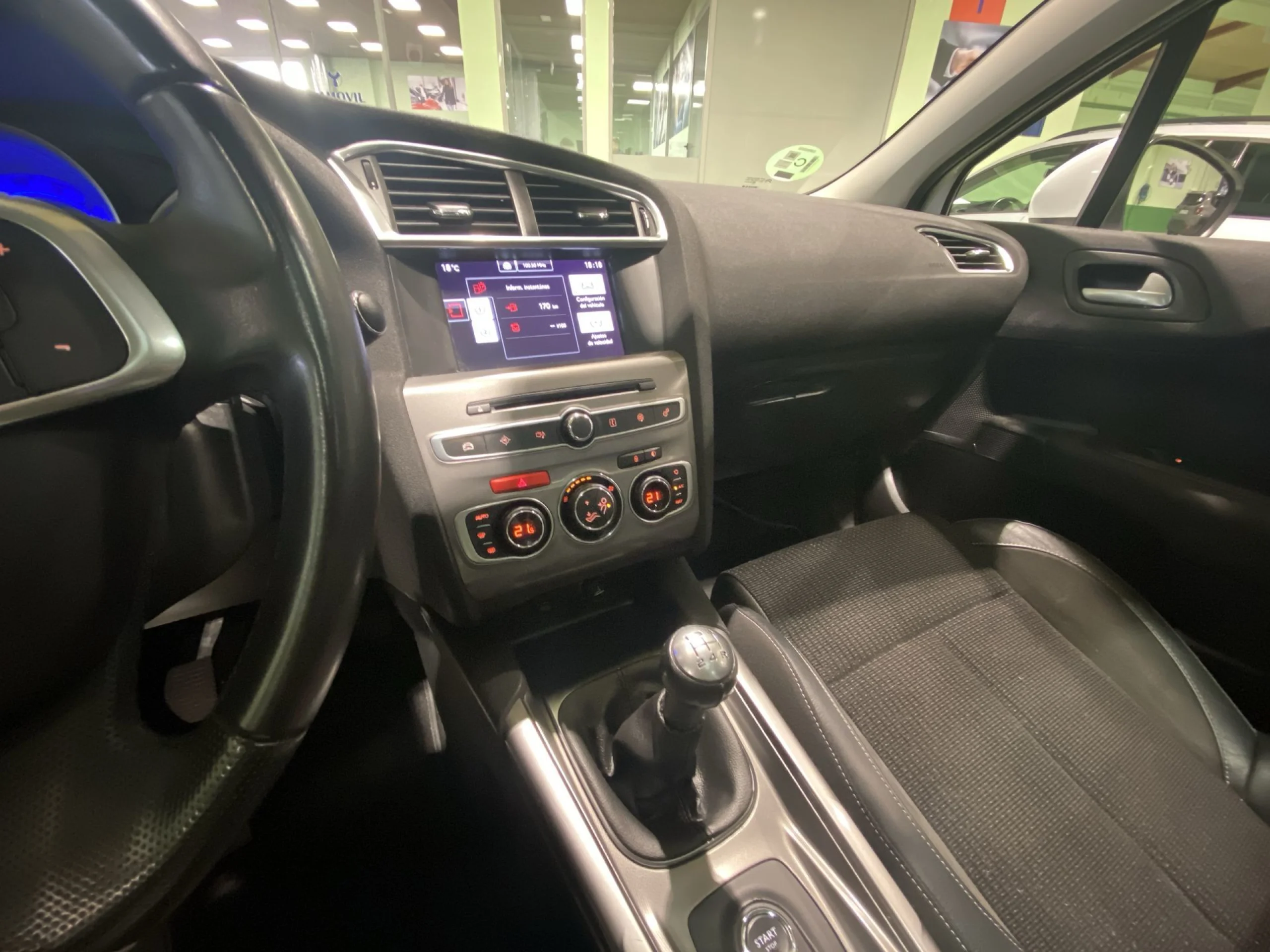 Citroen C4 PureTech 110  Feel Edition 81 kW (110 CV) - Foto 17