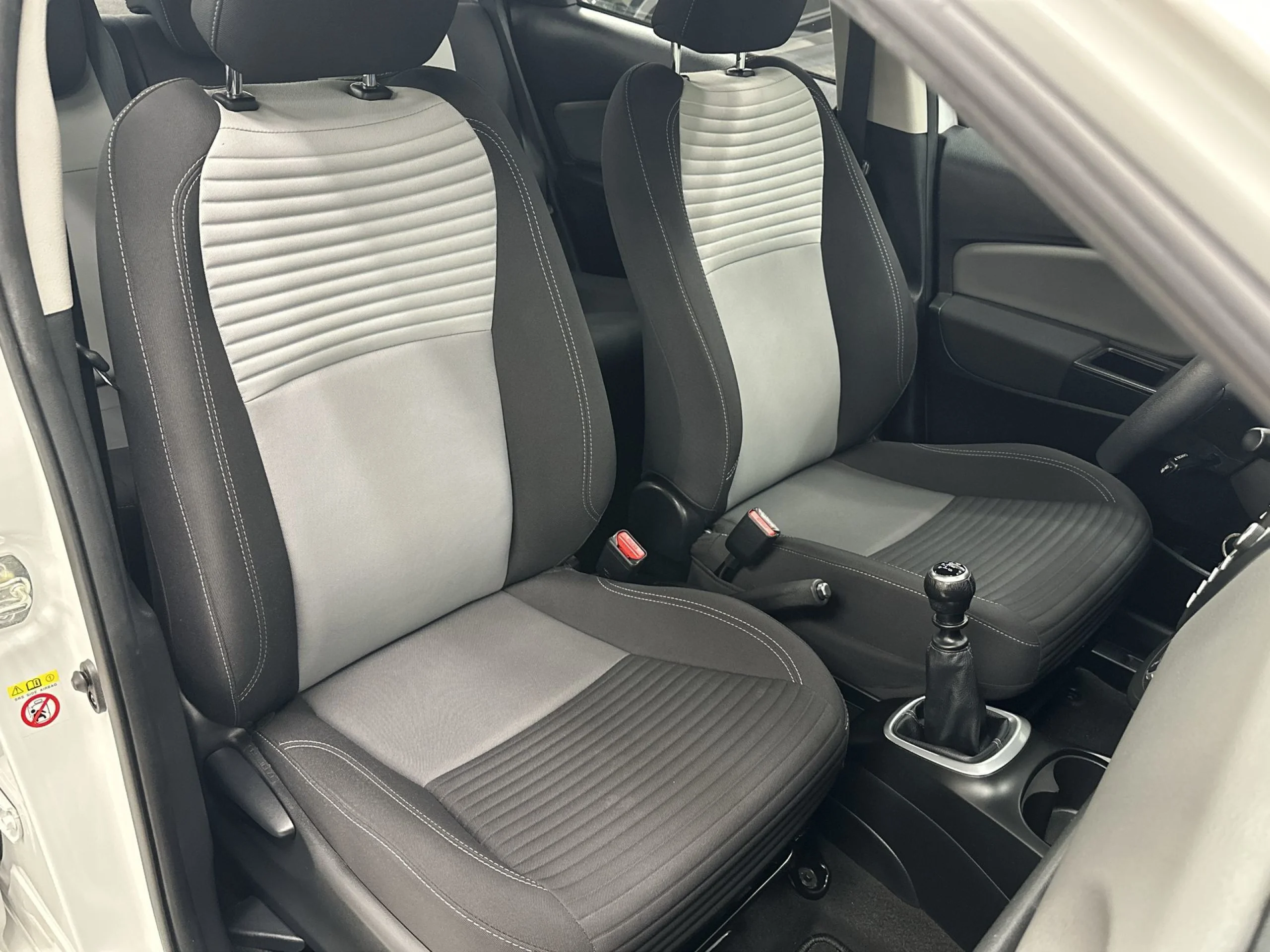 Toyota Yaris 1.5 Active 82 kW (111 CV) - Foto 19