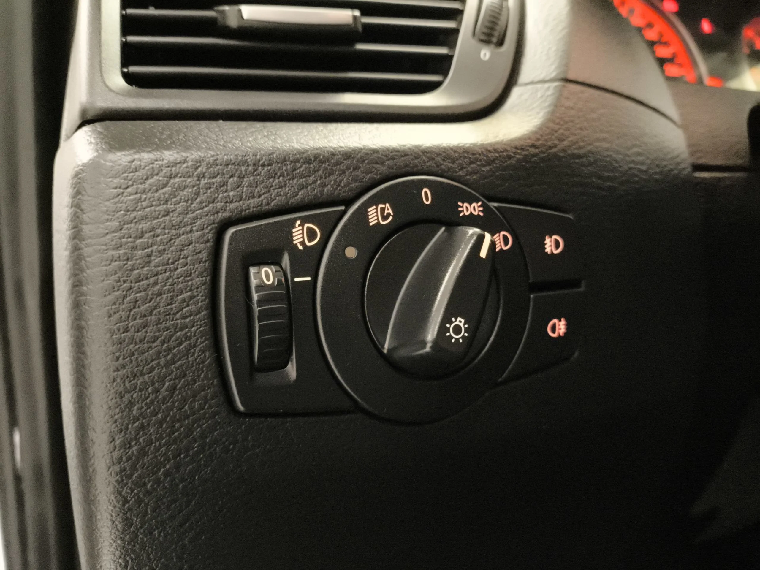 BMW X1 xDrive18d 105 kW (143 CV) - Foto 12