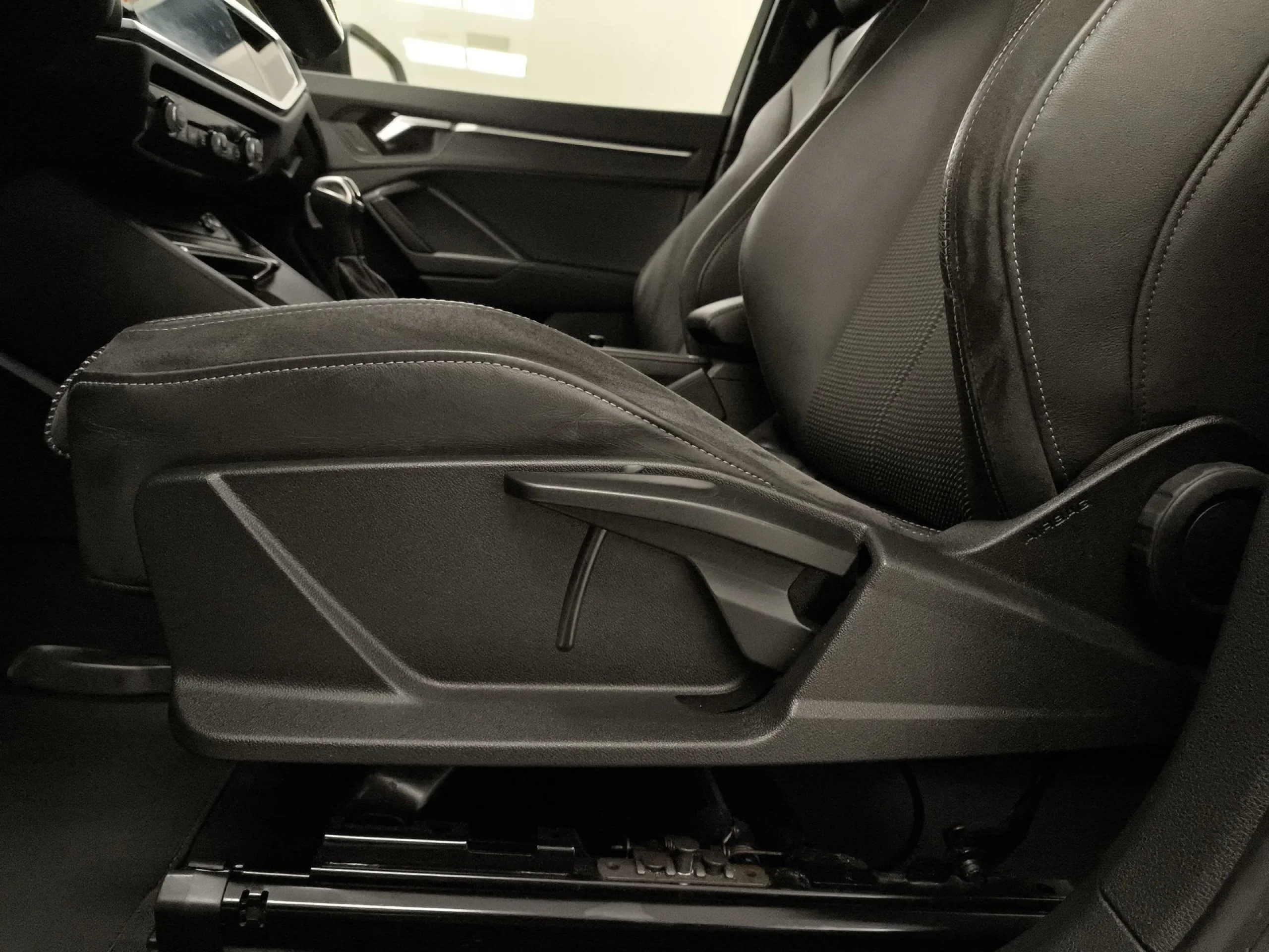 Audi Q3 Black line 35 TFSI 110 kW (150 CV) S tronic - Foto 9