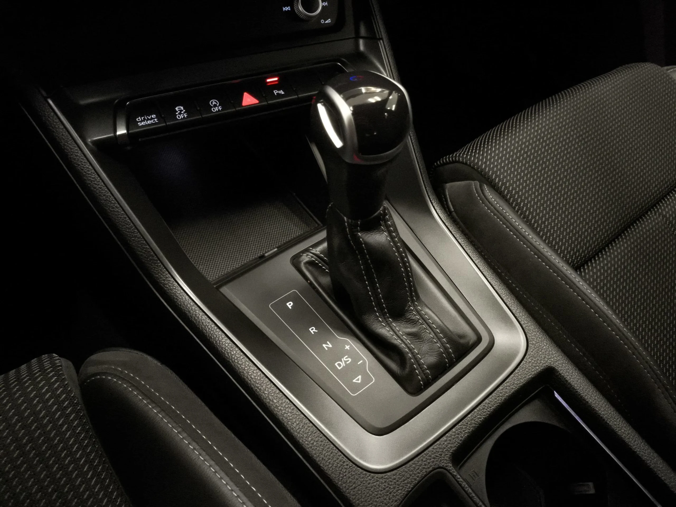 Audi Q3 Black line 35 TFSI 110 kW (150 CV) S tronic - Foto 20