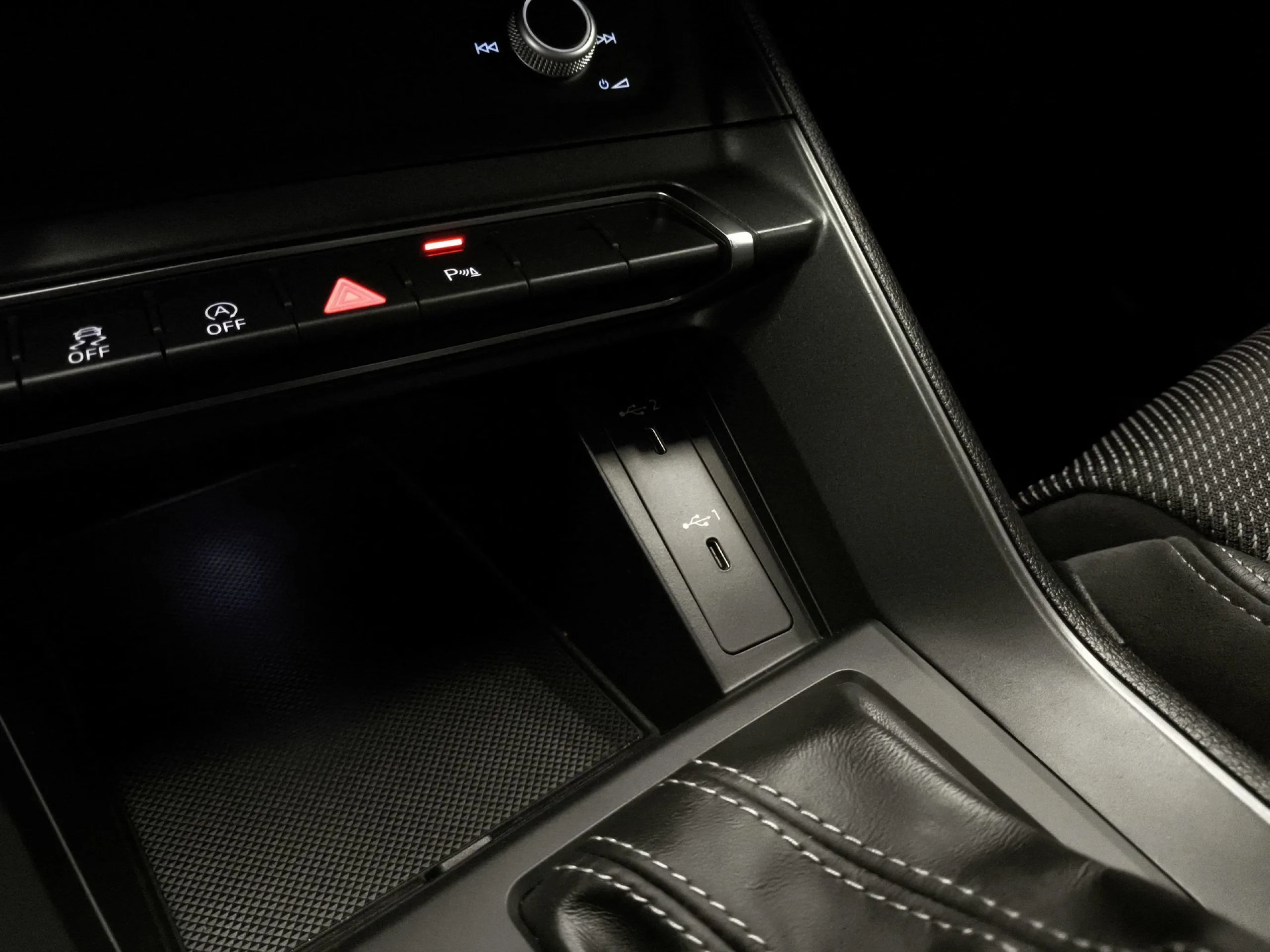 Audi Q3 Black line 35 TFSI 110 kW (150 CV) S tronic - Foto 21