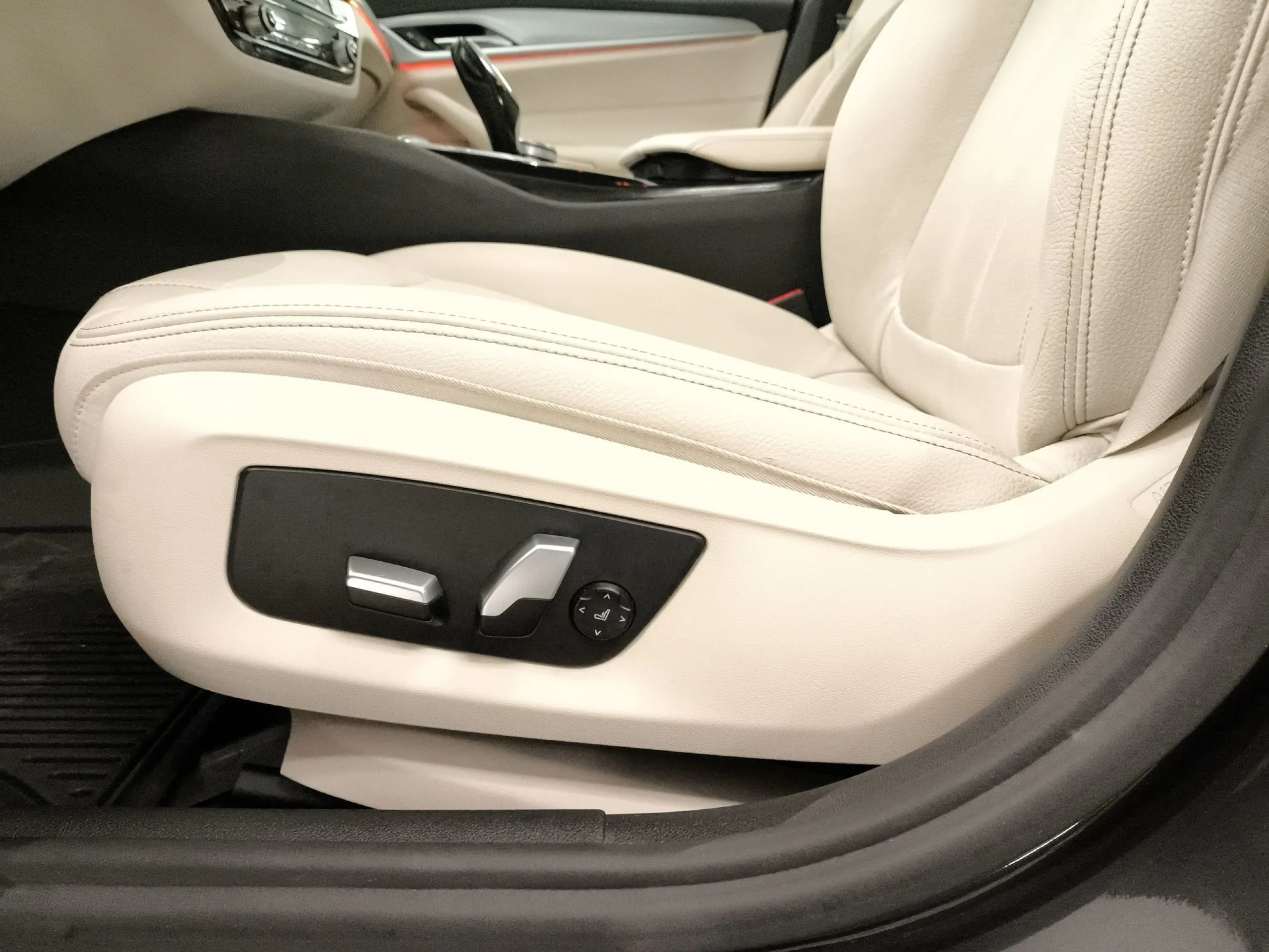 BMW Serie 5 520d Business 140 kW (190 CV) - Foto 9