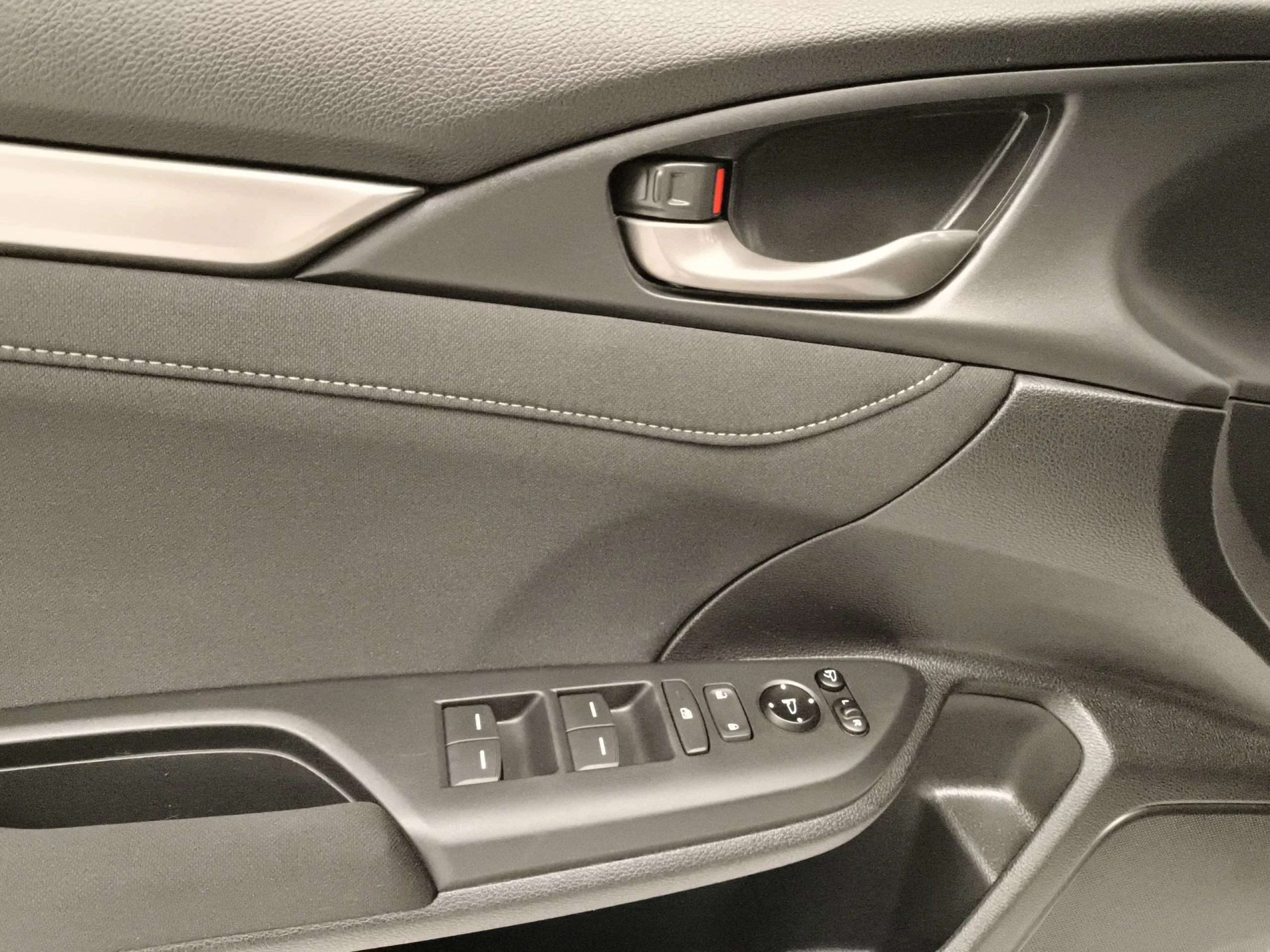 Honda Civic 1.0 I-VTEC TURBO Elegance Navi 93 kW (126 CV) - Foto 10