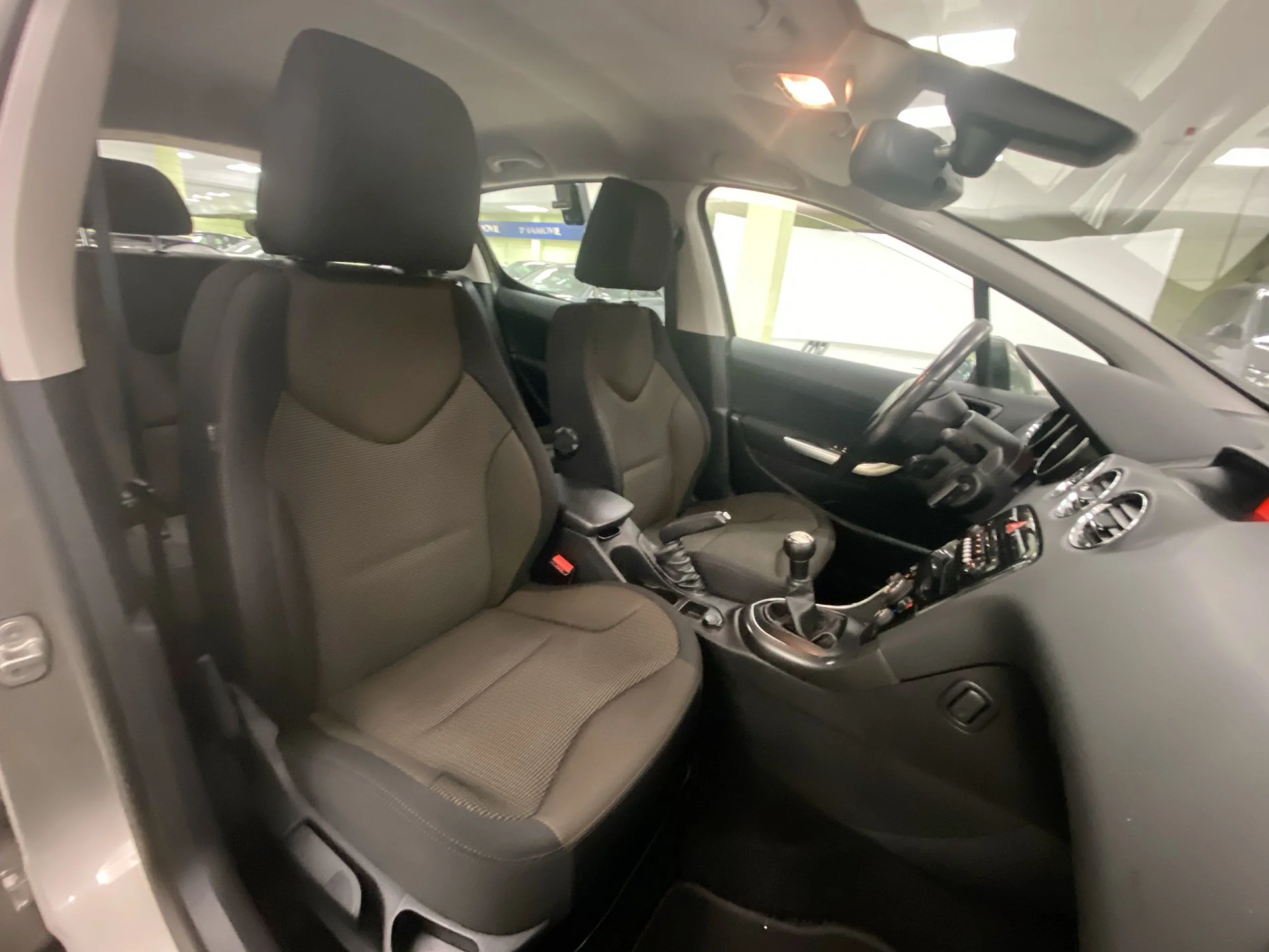 Peugeot 308 1.6 VTi Active 88 kW (120 CV) - Foto 20