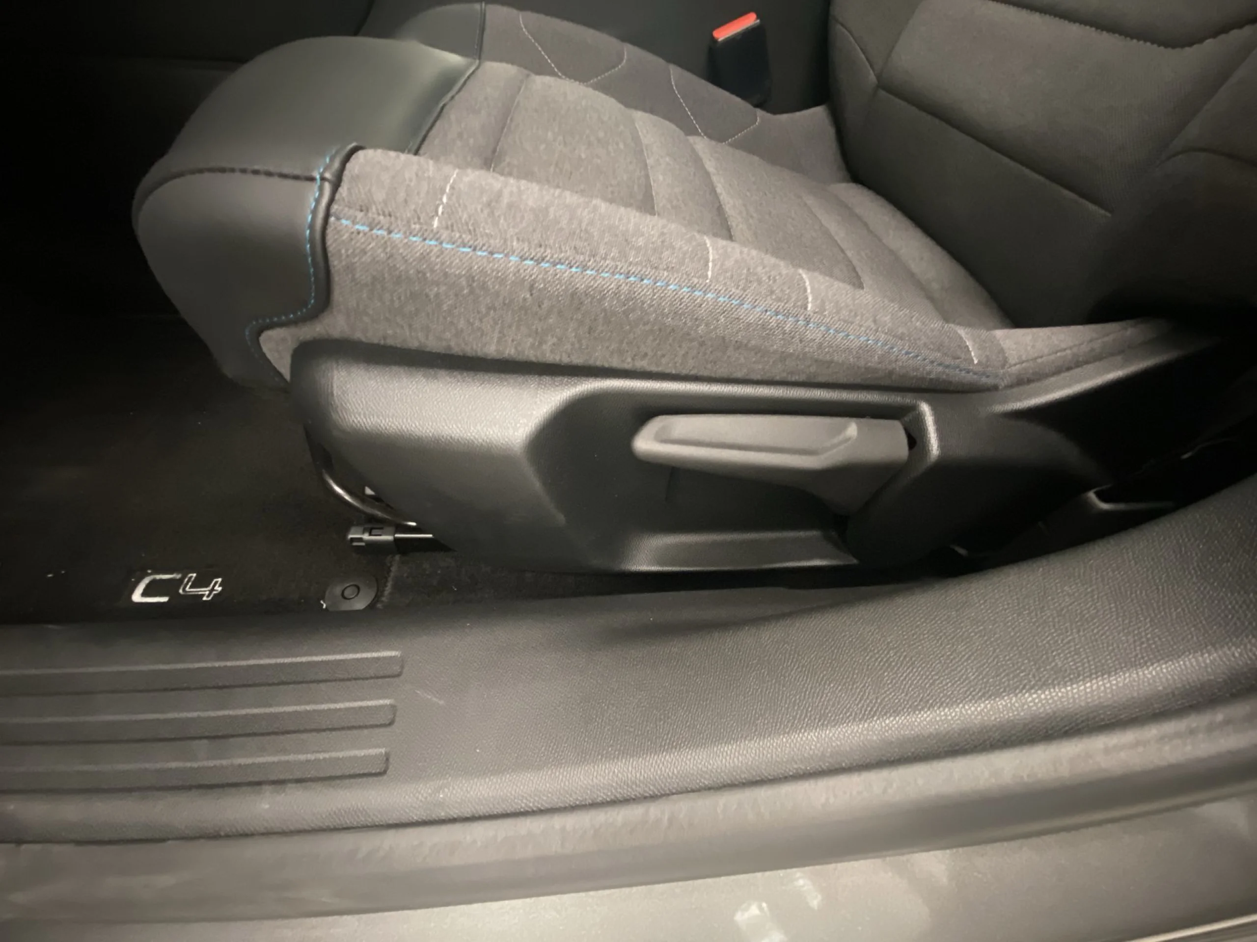 Citroen C4 BlueHDi 110 SANDS Feel Pack 81 kW (110 CV) - Foto 9