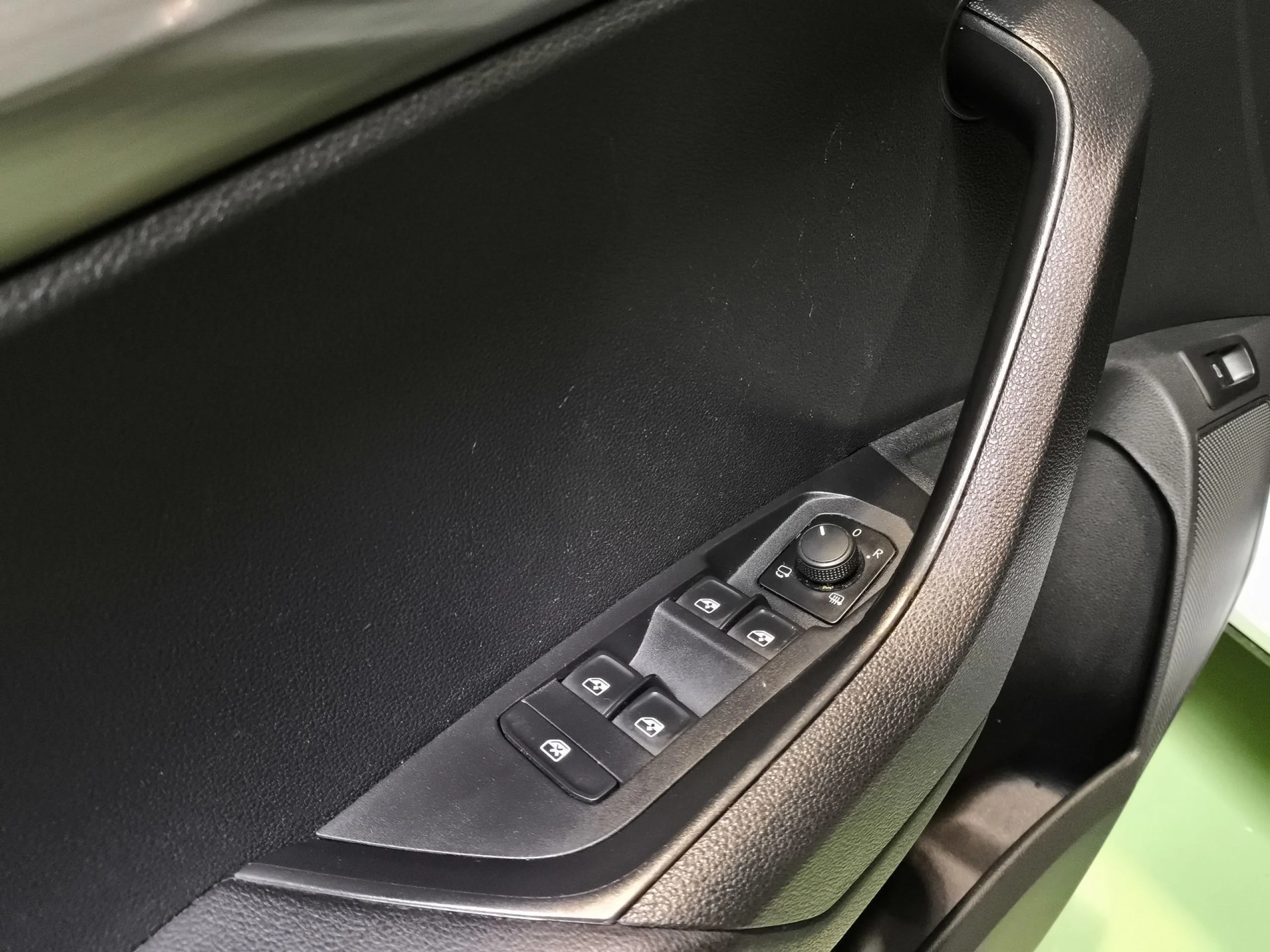 Skoda Karoq 1.6 TDI Ambition 85 kW (115 CV) - Foto 10
