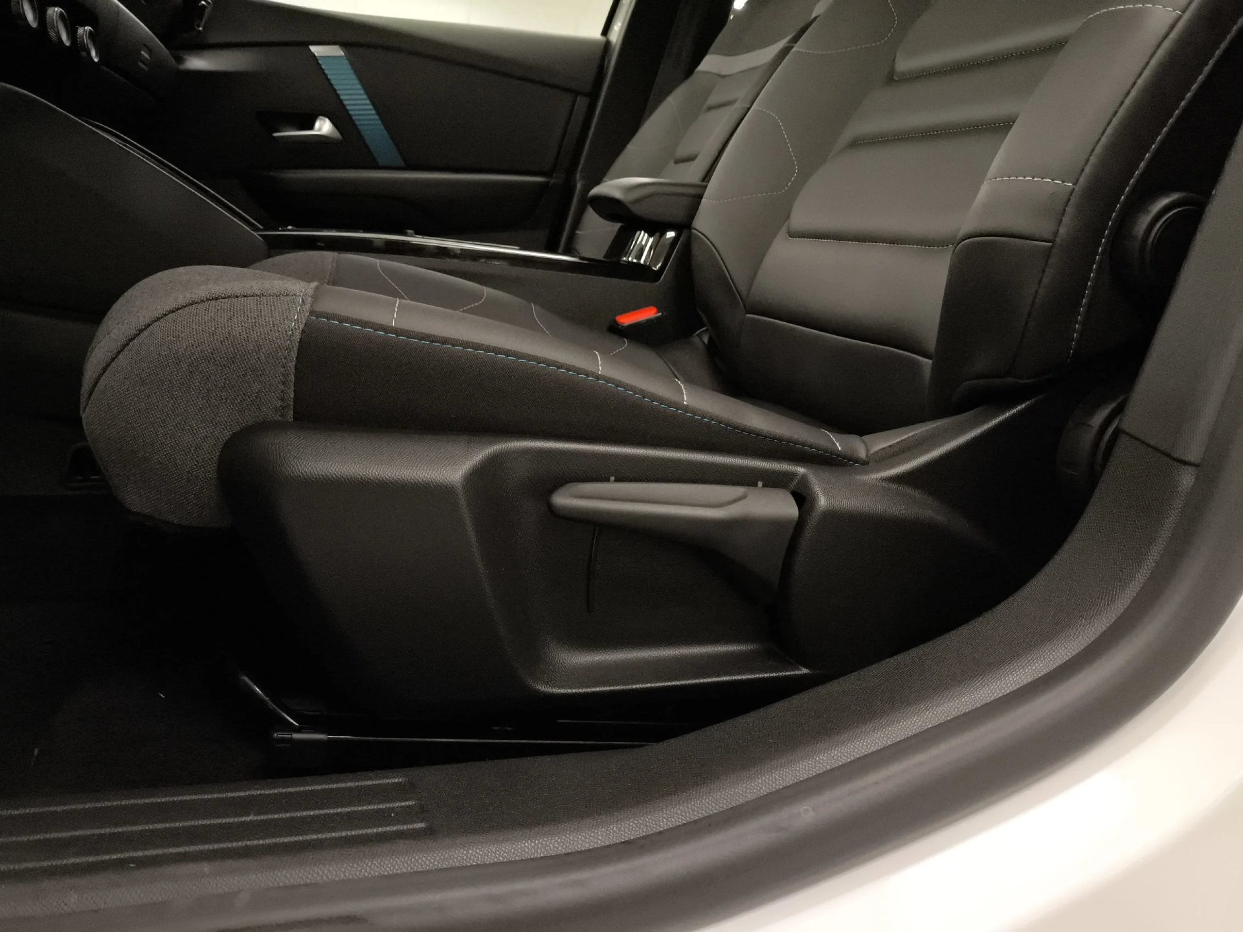 Citroen ë-C4 eléctrico Shine 100 kW (136 CV) - Foto 9