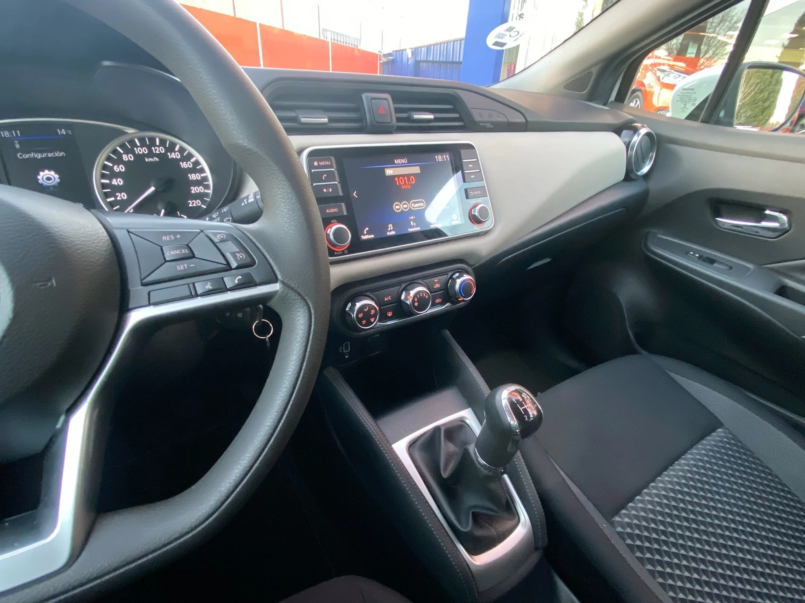 Nissan Micra IG-T 100 Acenta 74 kW (100 CV) - Foto 16