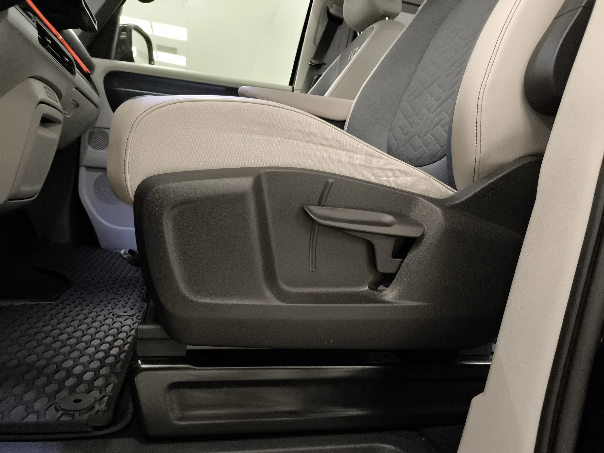 Volkswagen ID. BUZZ Pro 150 kW (204 CV) - Foto 9