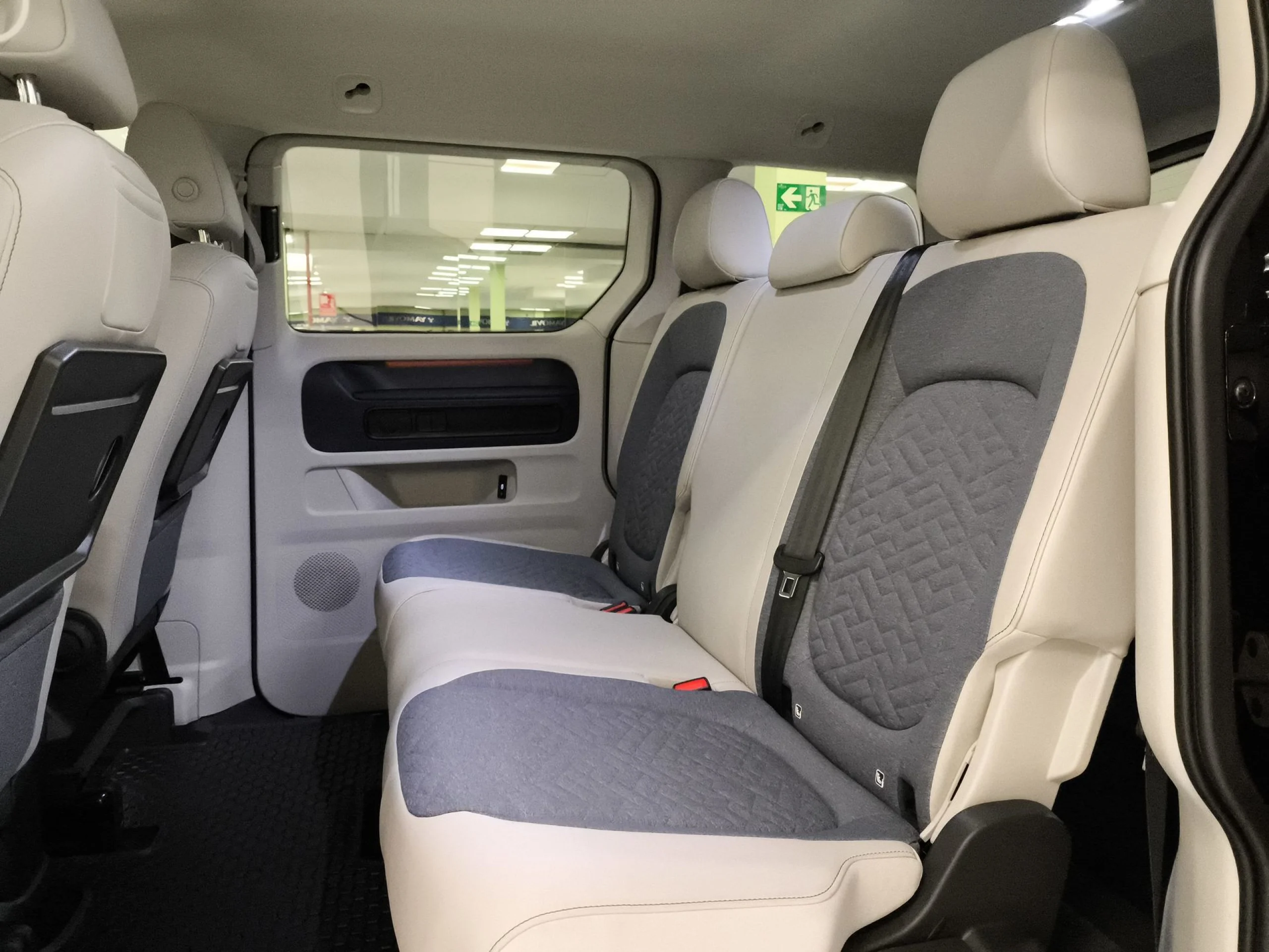 Volkswagen ID. BUZZ Pro 150 kW (204 CV) - Foto 18