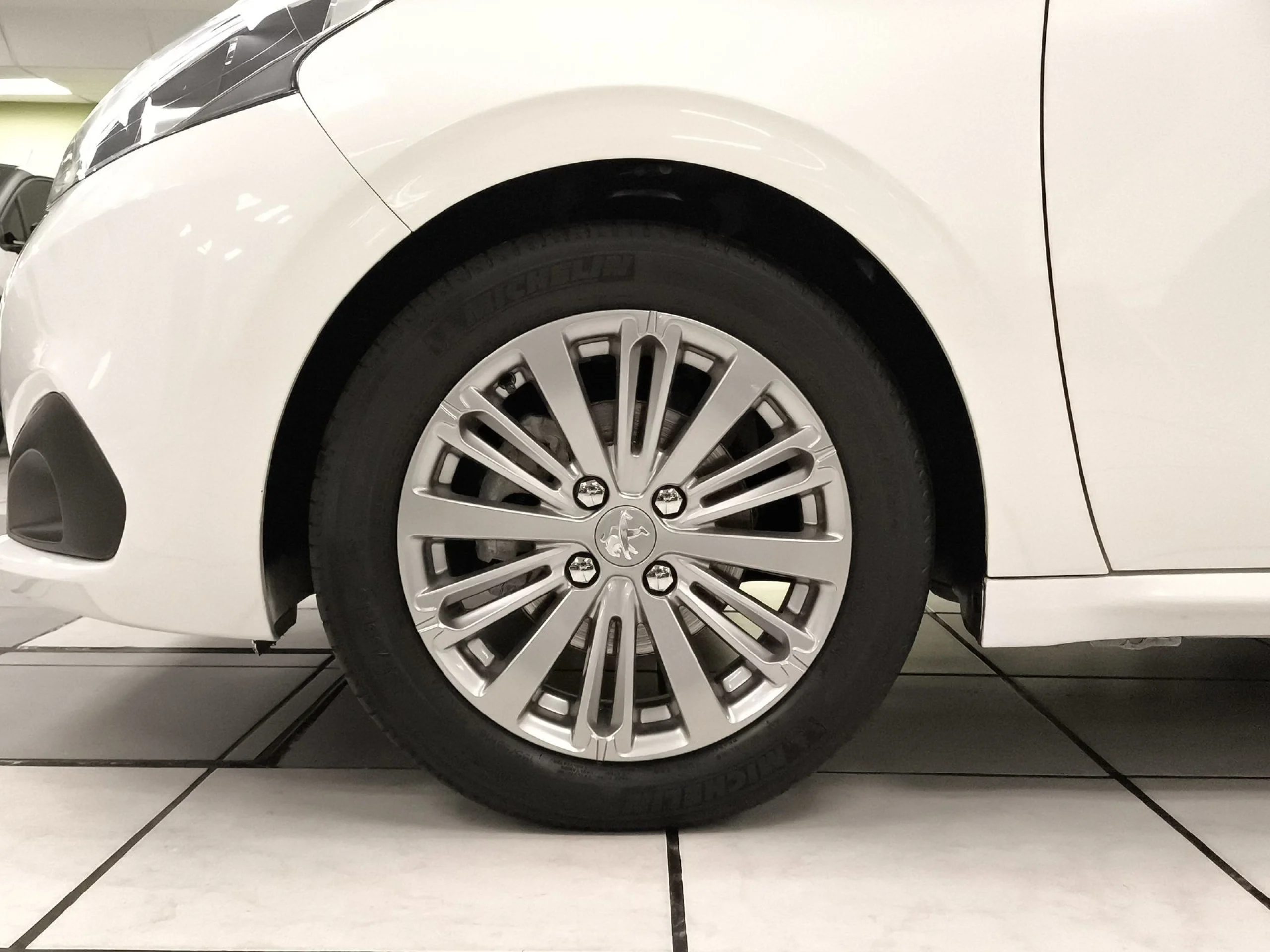 Peugeot 208 PureTech Style 60 kW (82 CV) - Foto 7