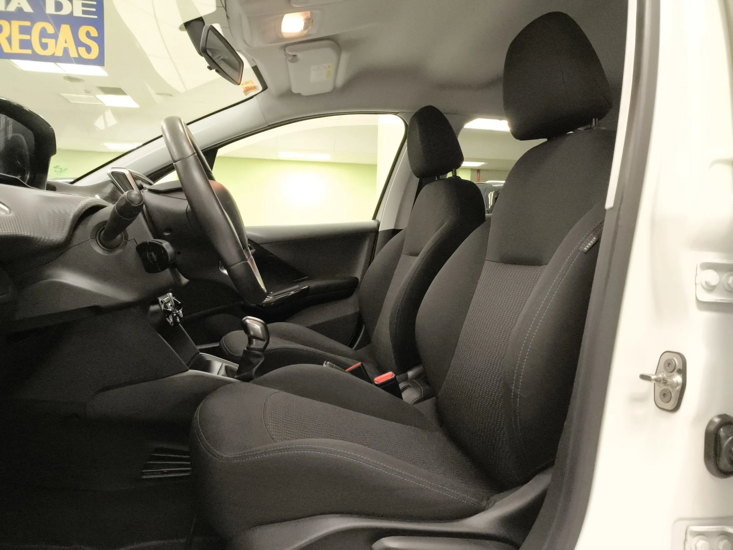 Peugeot 208 PureTech Style 60 kW (82 CV) - Foto 8
