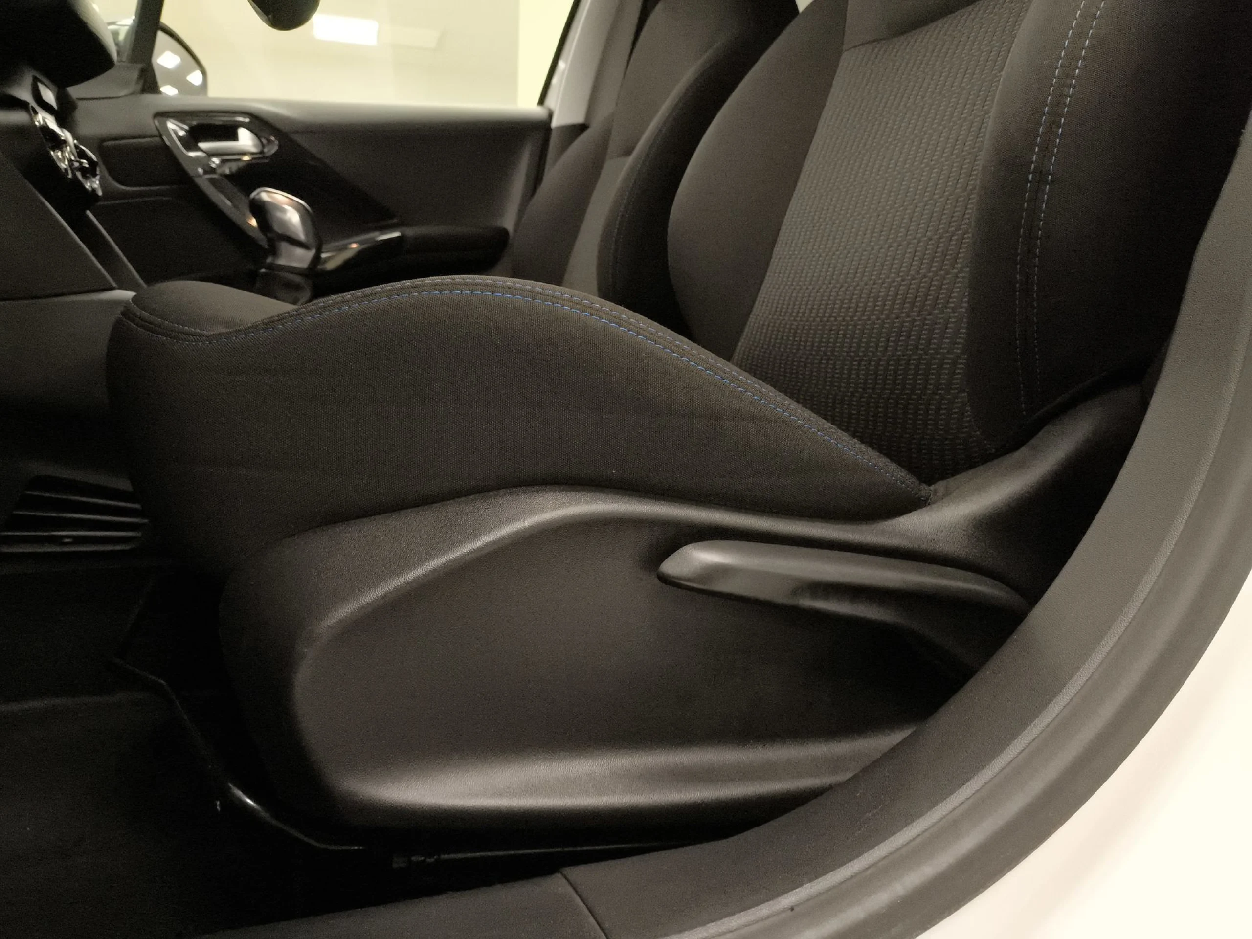 Peugeot 208 PureTech Style 60 kW (82 CV) - Foto 9