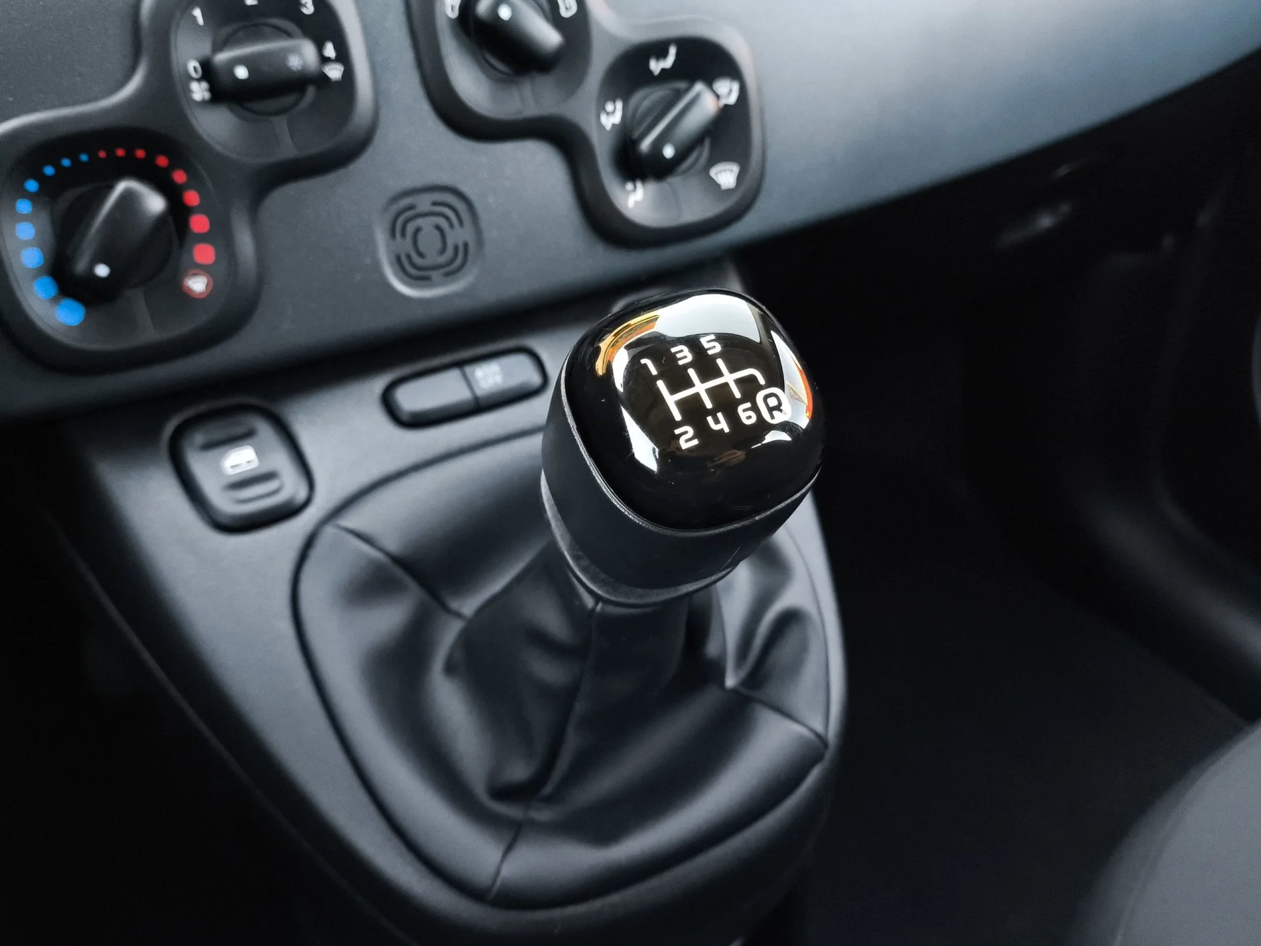 Fiat Panda 1.0 Hybrid 51 kW (70 CV) - Foto 18