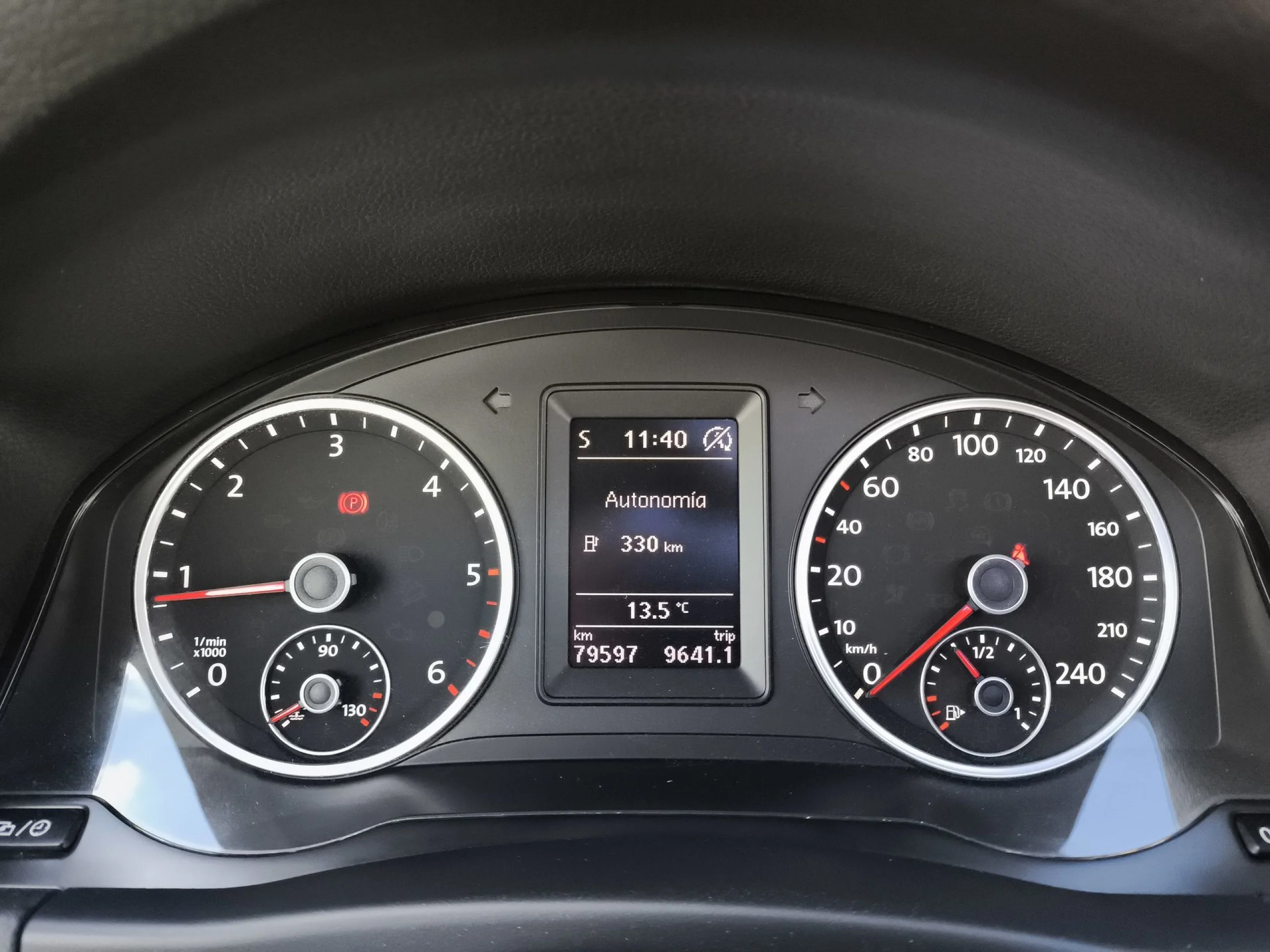 Volkswagen Tiguan T1 2.0 TDI BMT 4x2 81 kW (110 CV) - Foto 15