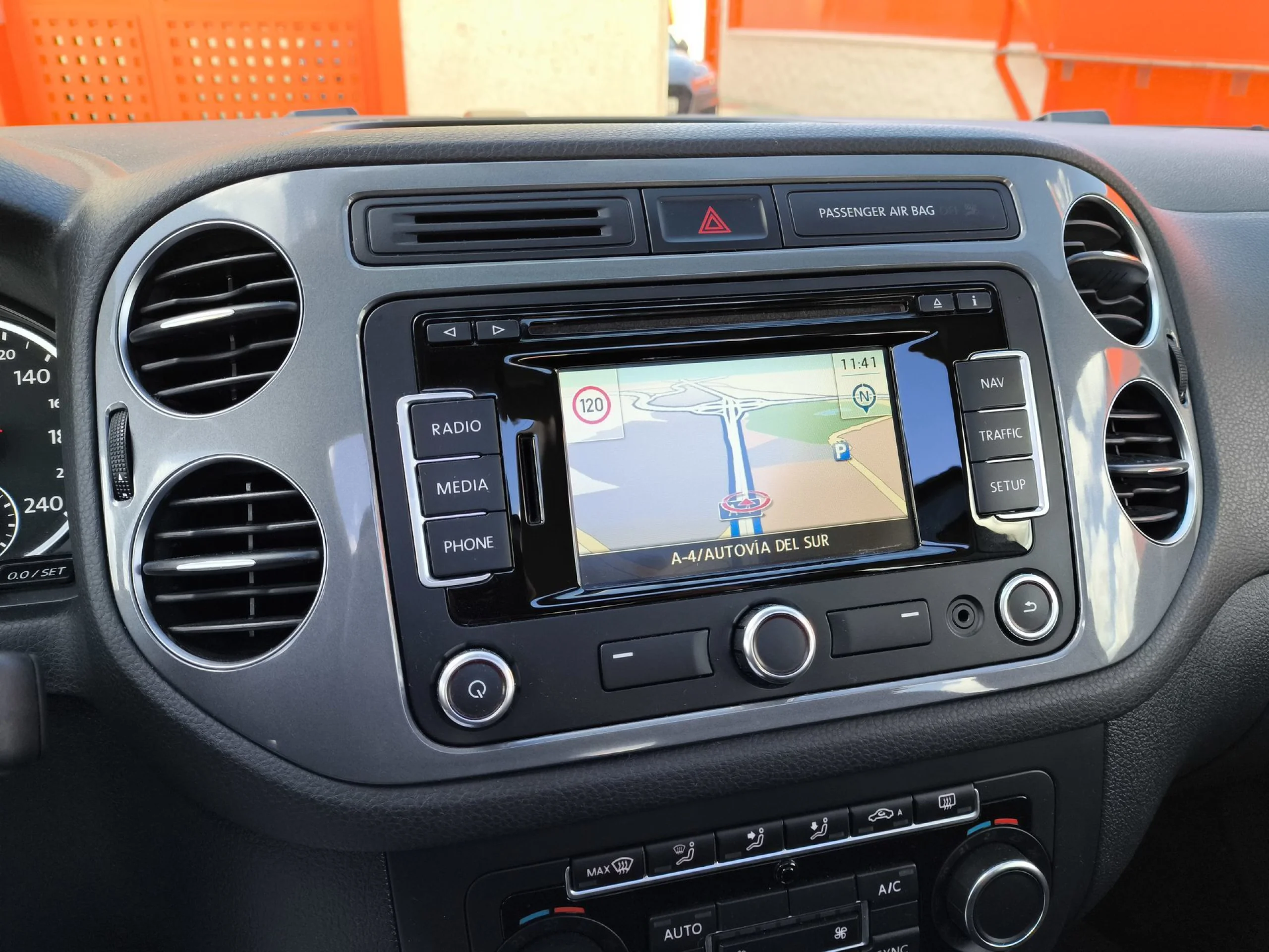 Volkswagen Tiguan T1 2.0 TDI BMT 4x2 81 kW (110 CV) - Foto 17