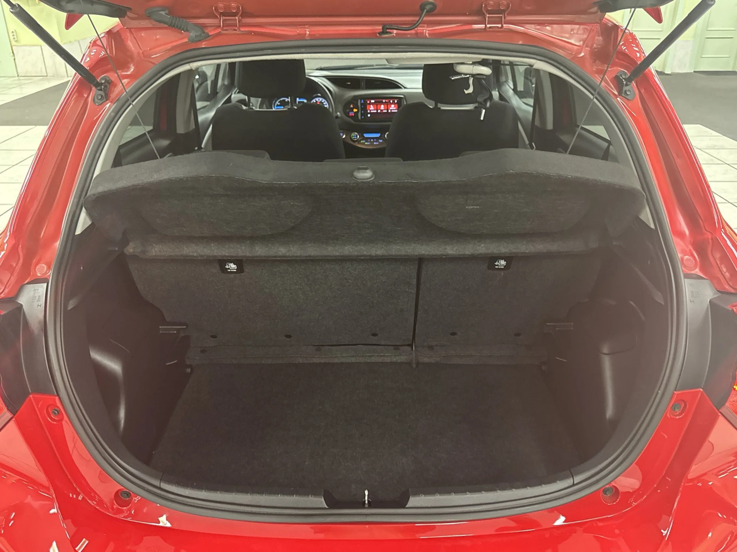 Toyota Yaris 100H Feel 74 kW (100 CV) - Foto 19