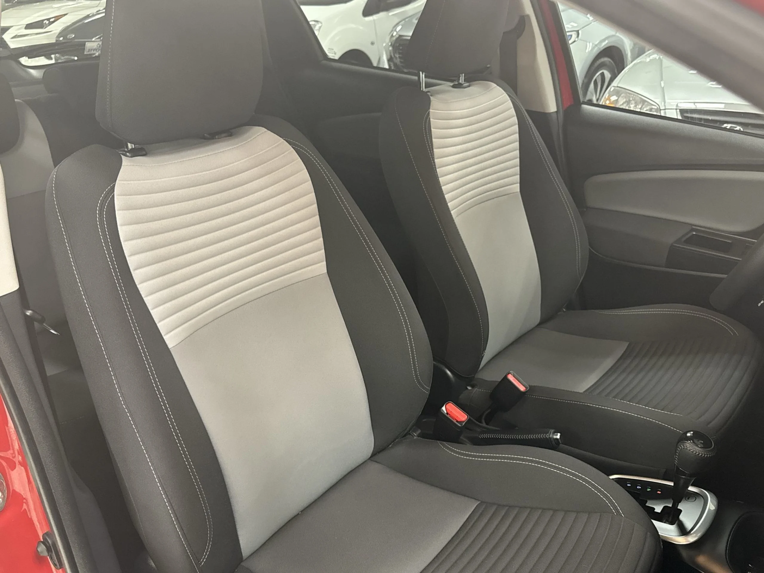 Toyota Yaris 100H Feel 74 kW (100 CV) - Foto 20