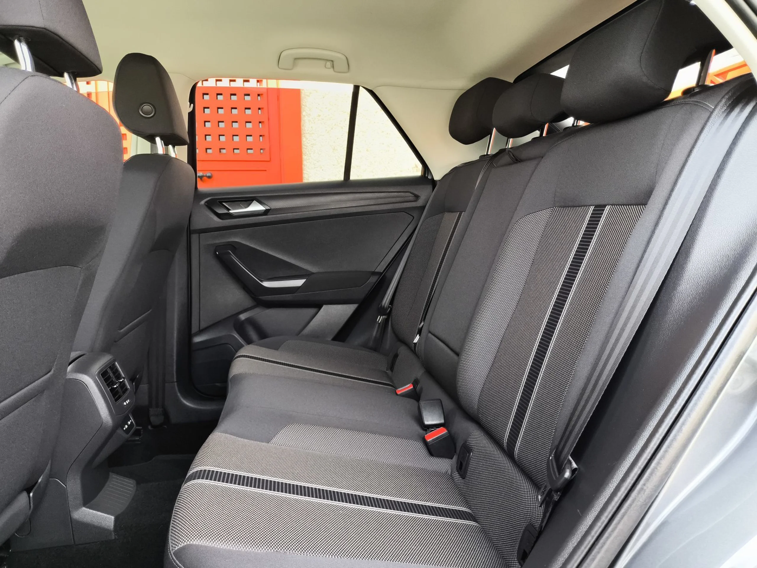 Volkswagen T-Roc Advance 1.5 TSI 110 kW (150 CV) DSG - Foto 24