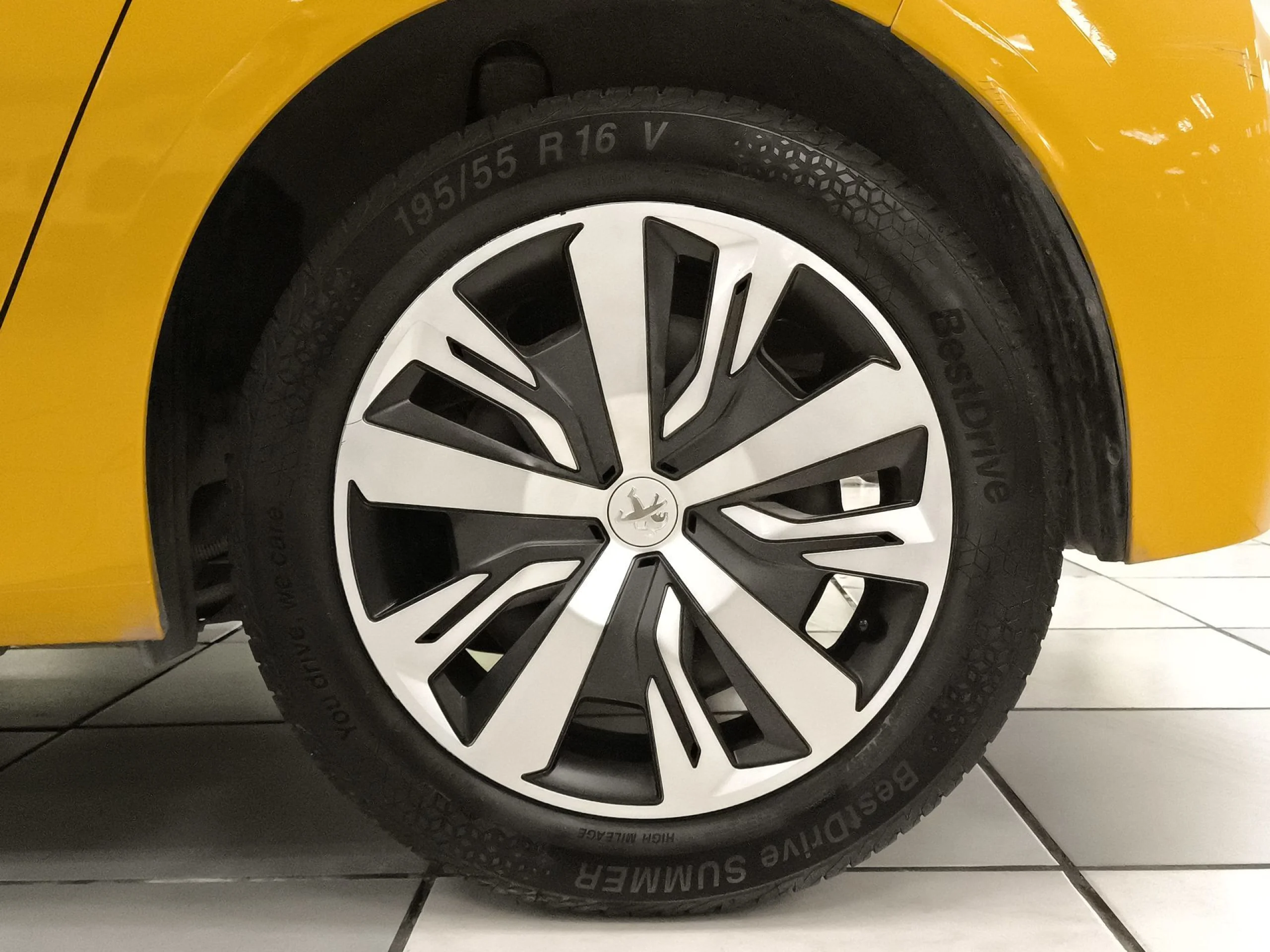 Peugeot 208 PureTech 75 SANDS Active 55 kW (75 CV) - Foto 7
