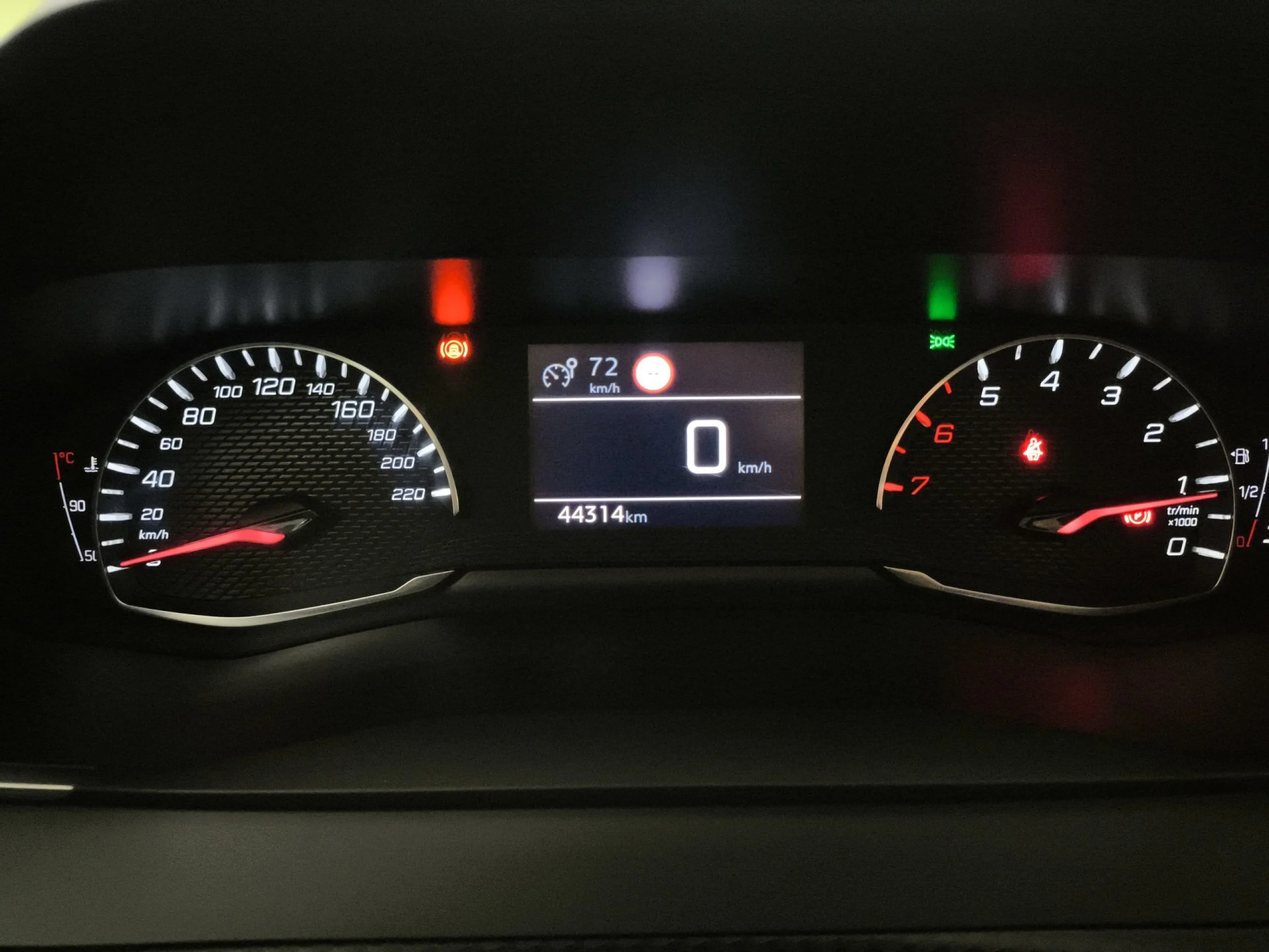 Peugeot 208 PureTech 75 SANDS Active 55 kW (75 CV) - Foto 12