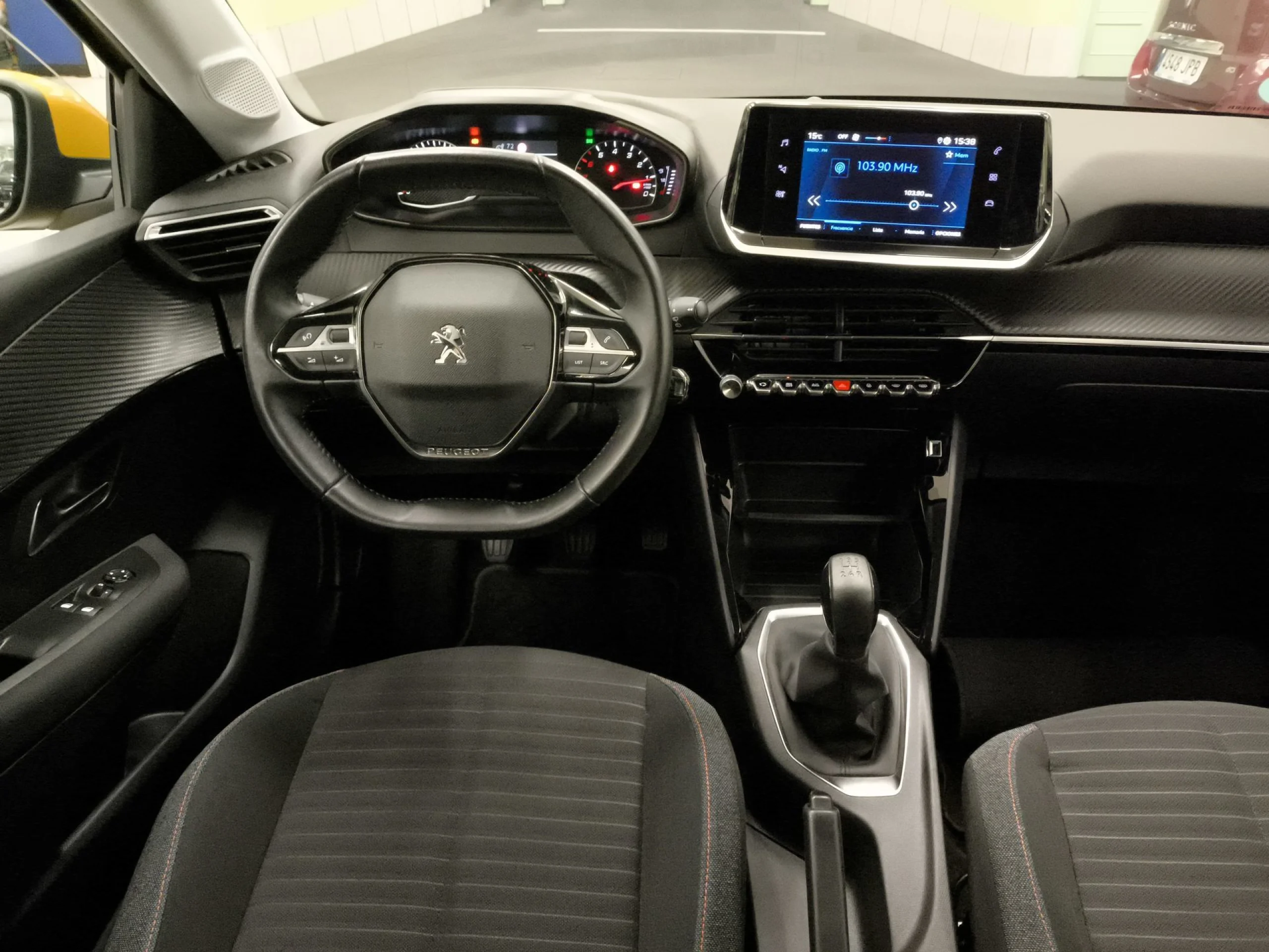 Peugeot 208 PureTech 75 SANDS Active 55 kW (75 CV) - Foto 17