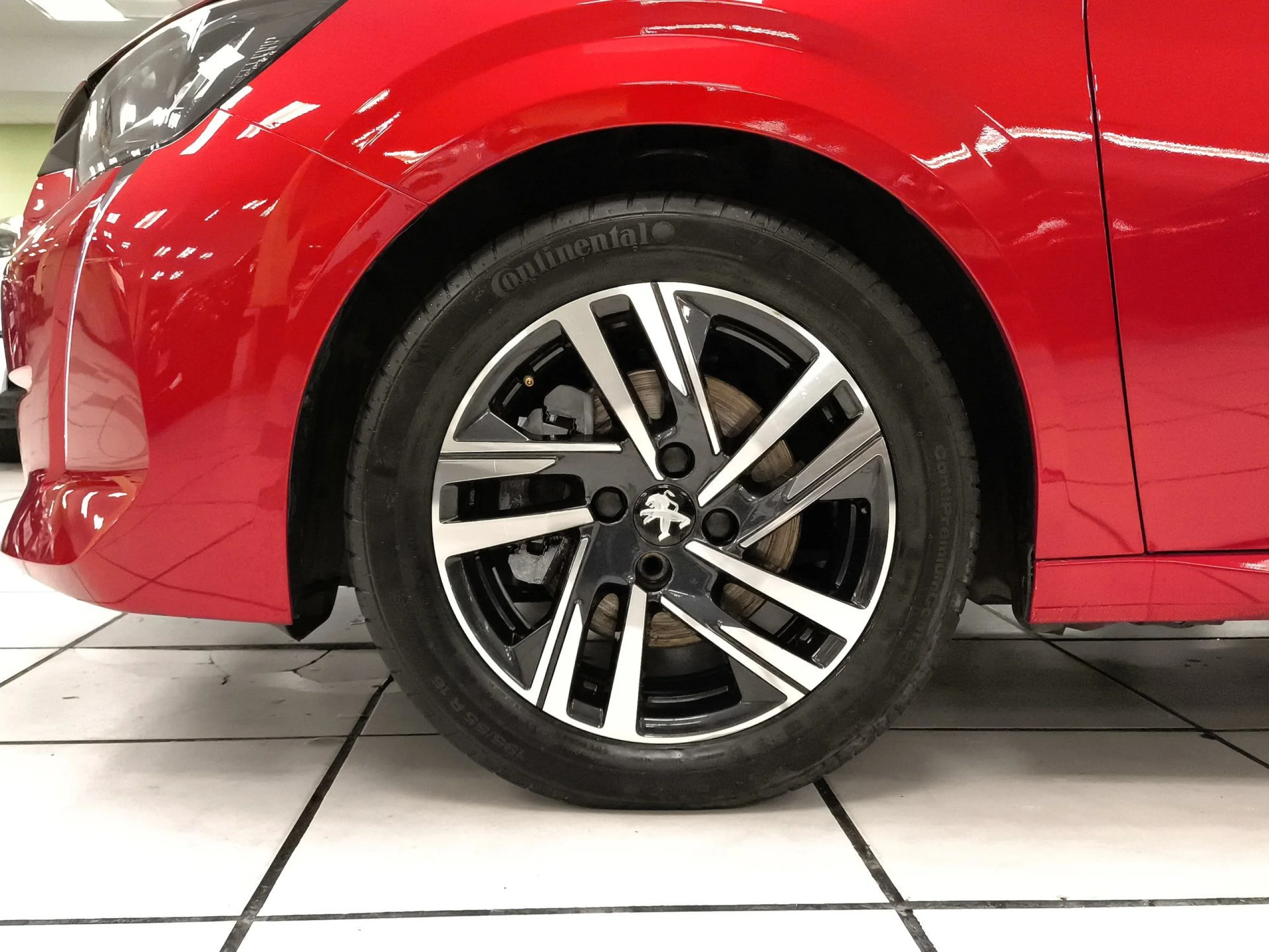 Peugeot 208 PureTech 100 Allure 75 kW (100 CV) - Foto 7
