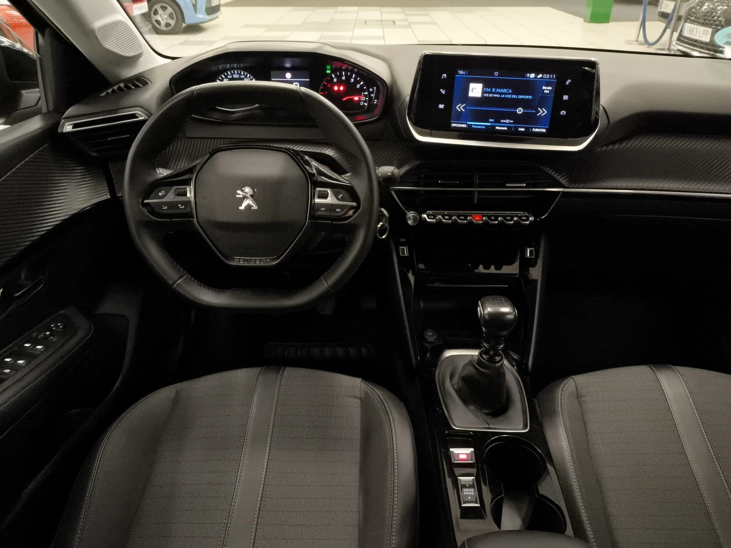 Peugeot 208 PureTech 100 Allure 75 kW (100 CV) - Foto 17