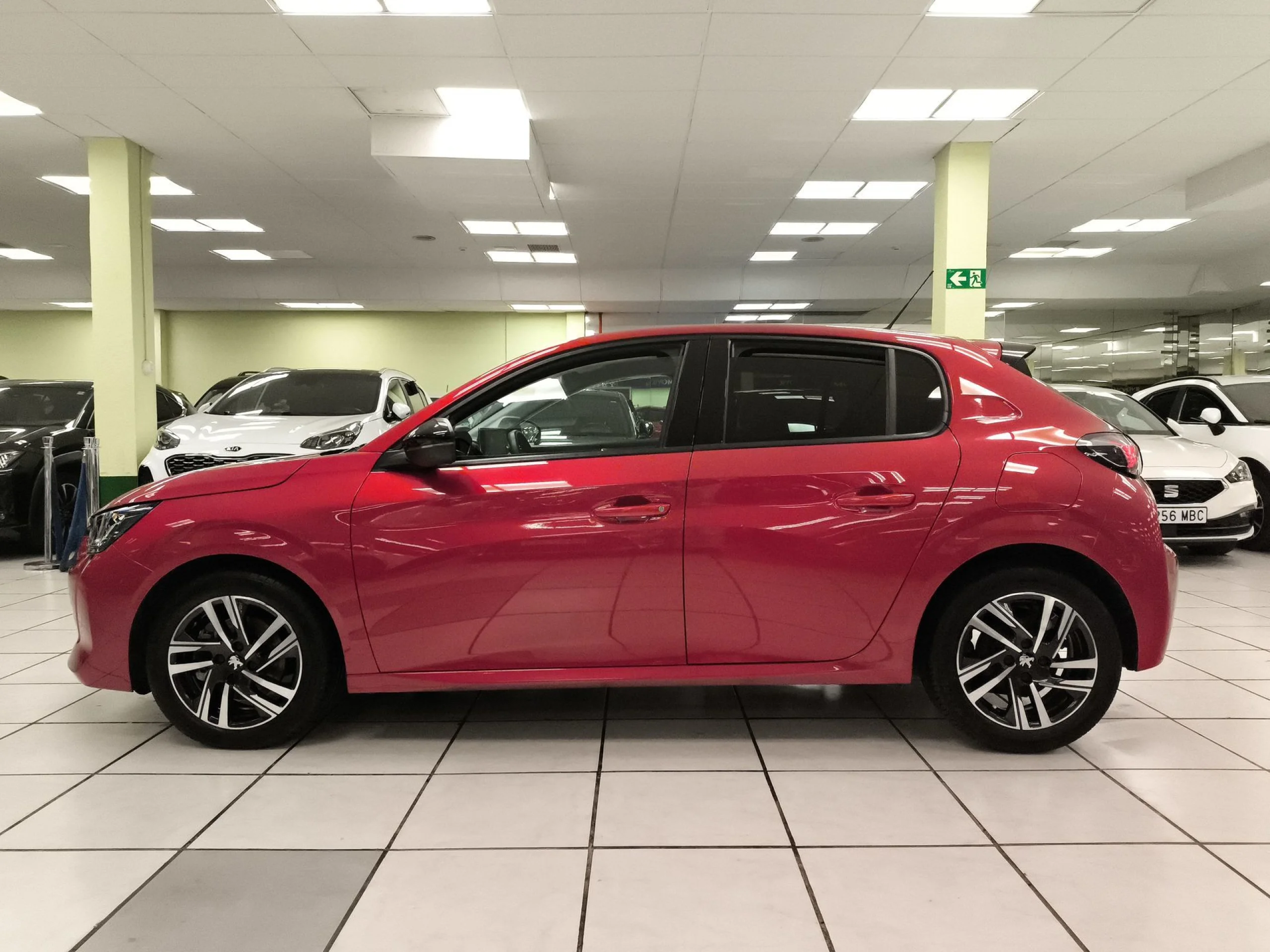 Peugeot 208 PureTech 100 Allure 75 kW (100 CV) - Foto 4