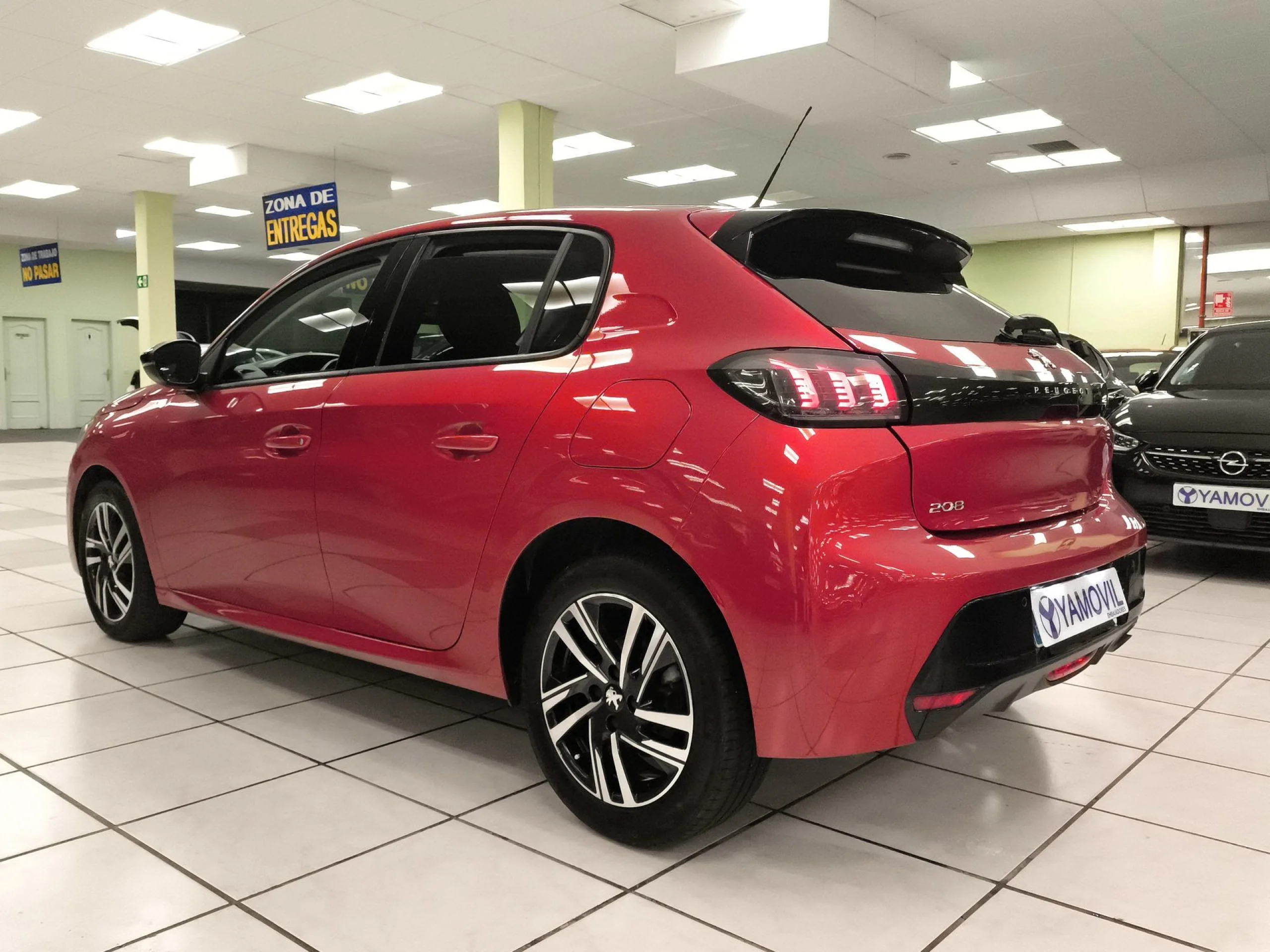Peugeot 208 PureTech 100 Allure 75 kW (100 CV) - Foto 5