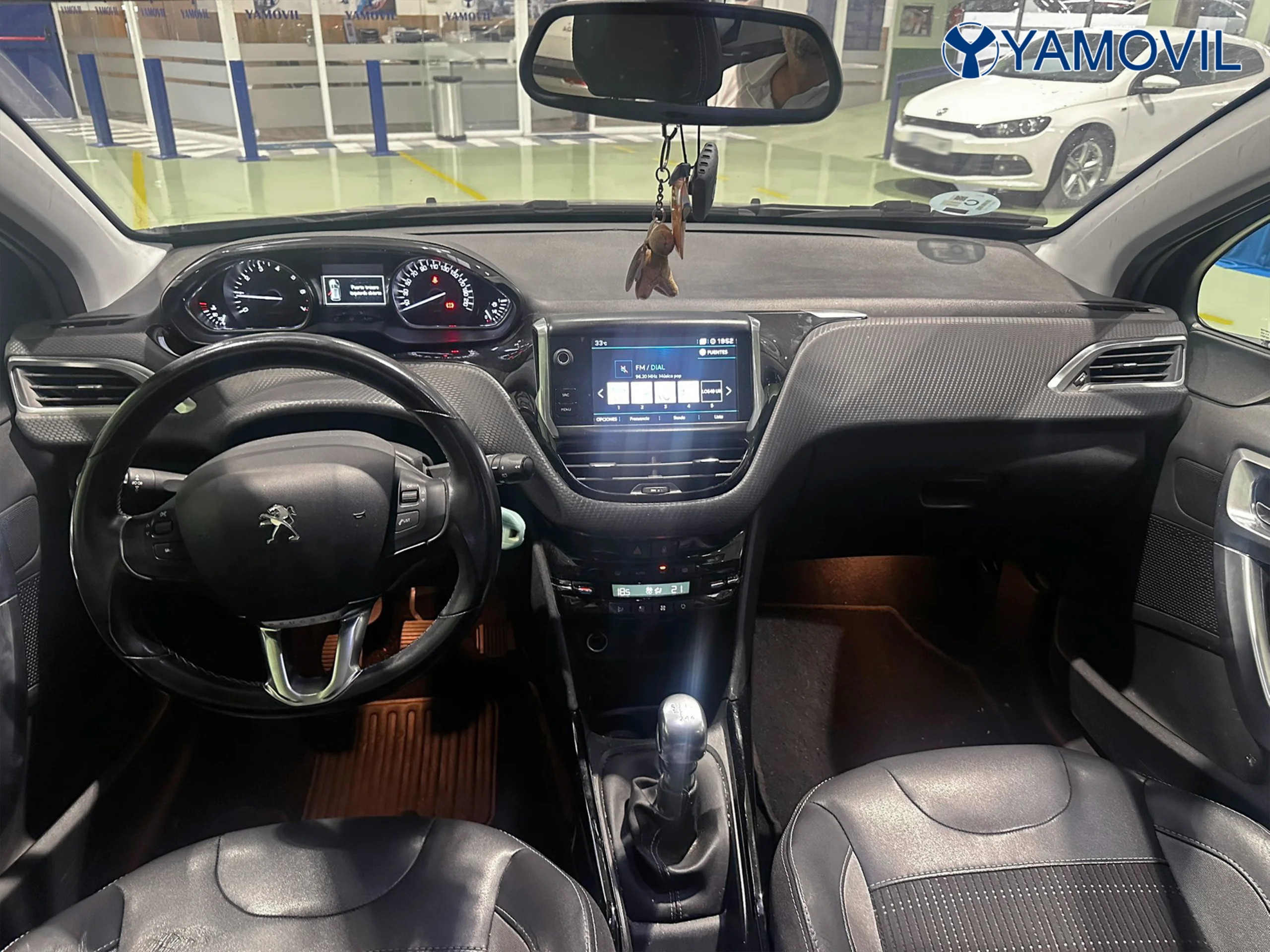 Peugeot 2008 PureTech 130 SANDS Allure 96 kW (130 CV) - Foto 5