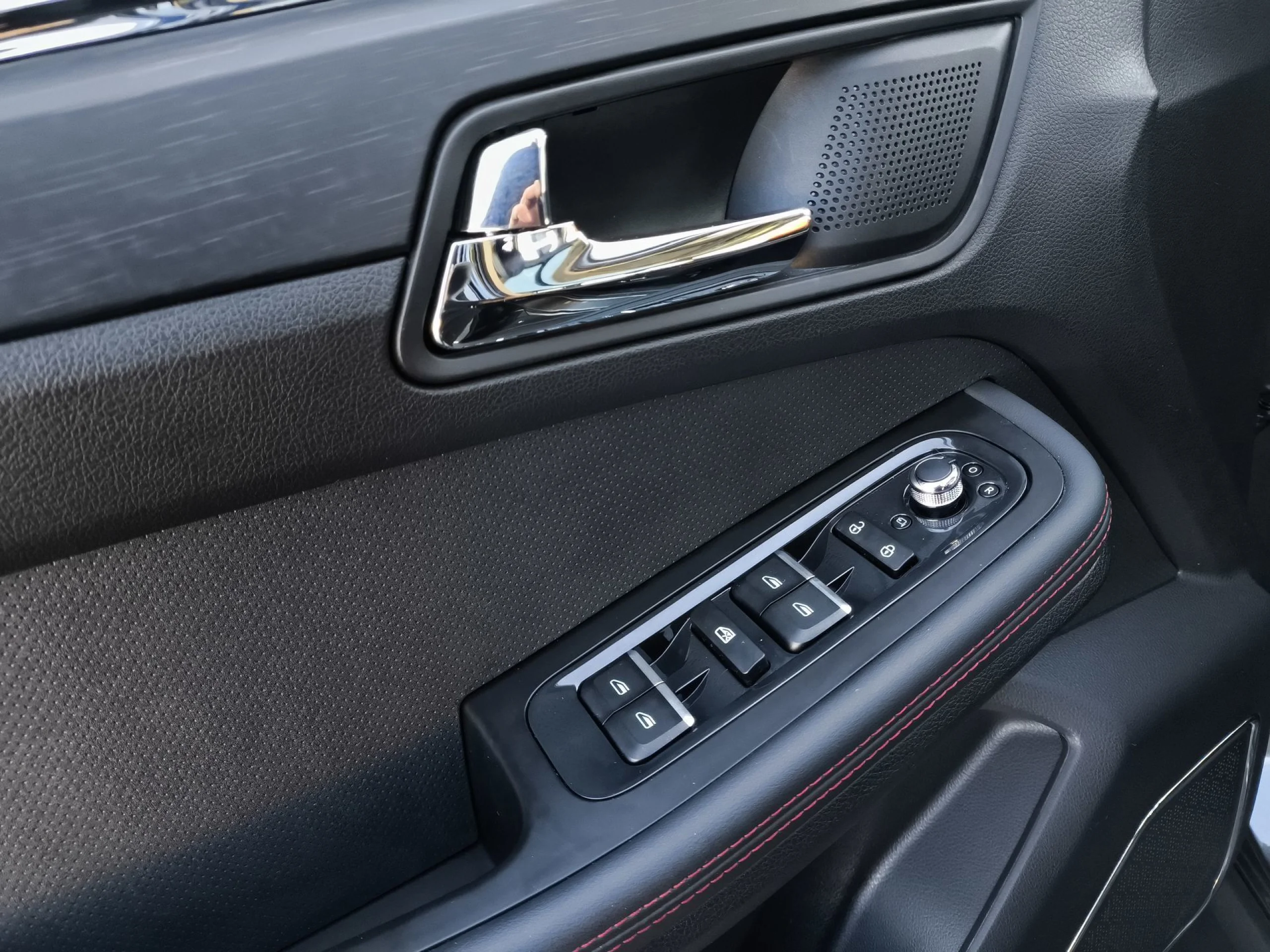 SWM G05 1.5T MT 102 kW (139 CV) - Foto 10