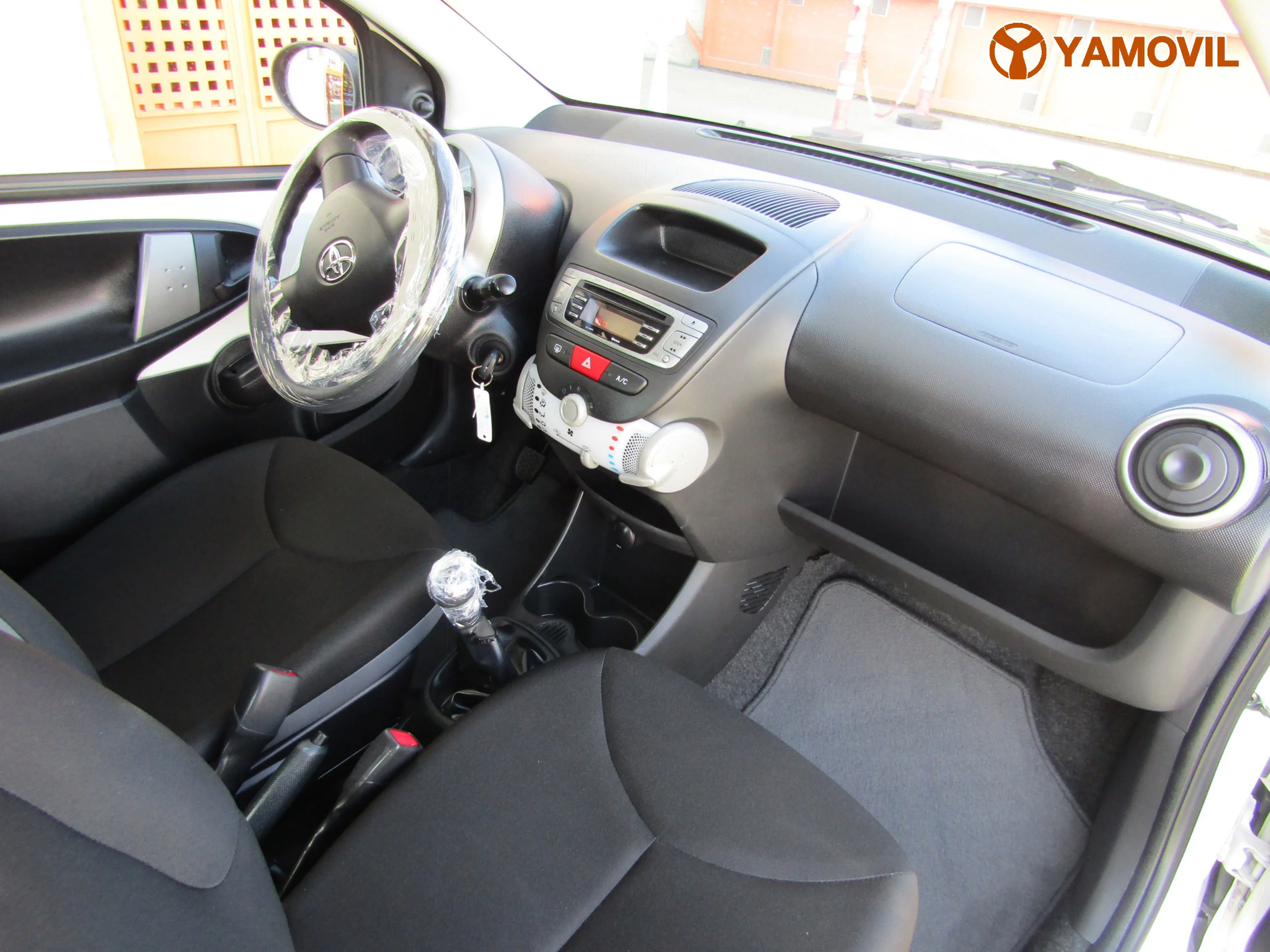 Toyota Aygo LIVE+ PACK COMFORT  - Foto 10